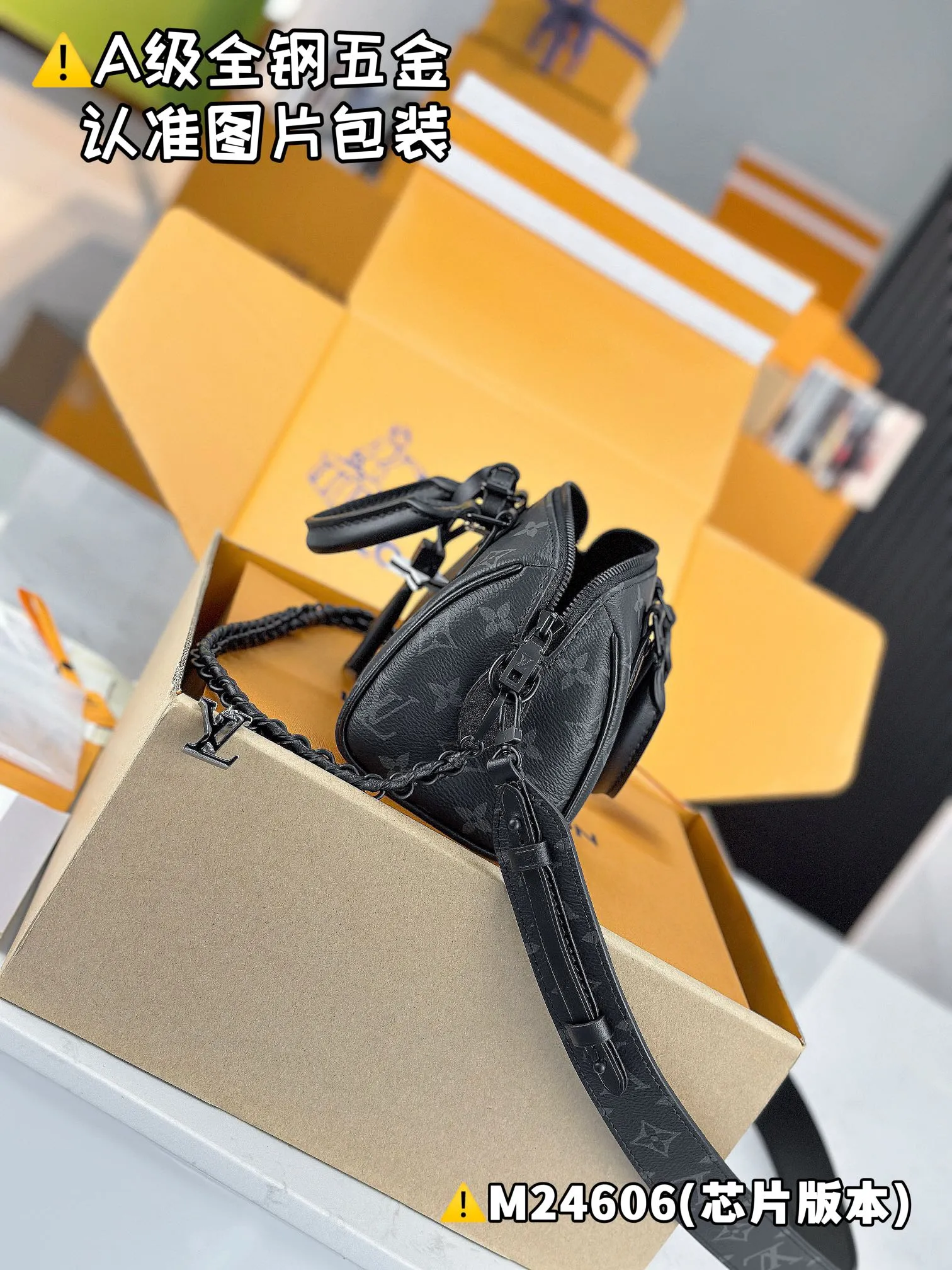 💰2240 [Genuine grade] [Super grade MB high elastic fabric] SPEEDY 18 LV&I MONOGRAM ECLIPSE canvas handbag Model: M24606 Material: A+ grade all-steel hardware, imported high elastic fabric Packaging: Full set of special grade duty-free MB packaging Dimensions: 18.5 x 12.5 x 10.5 cm