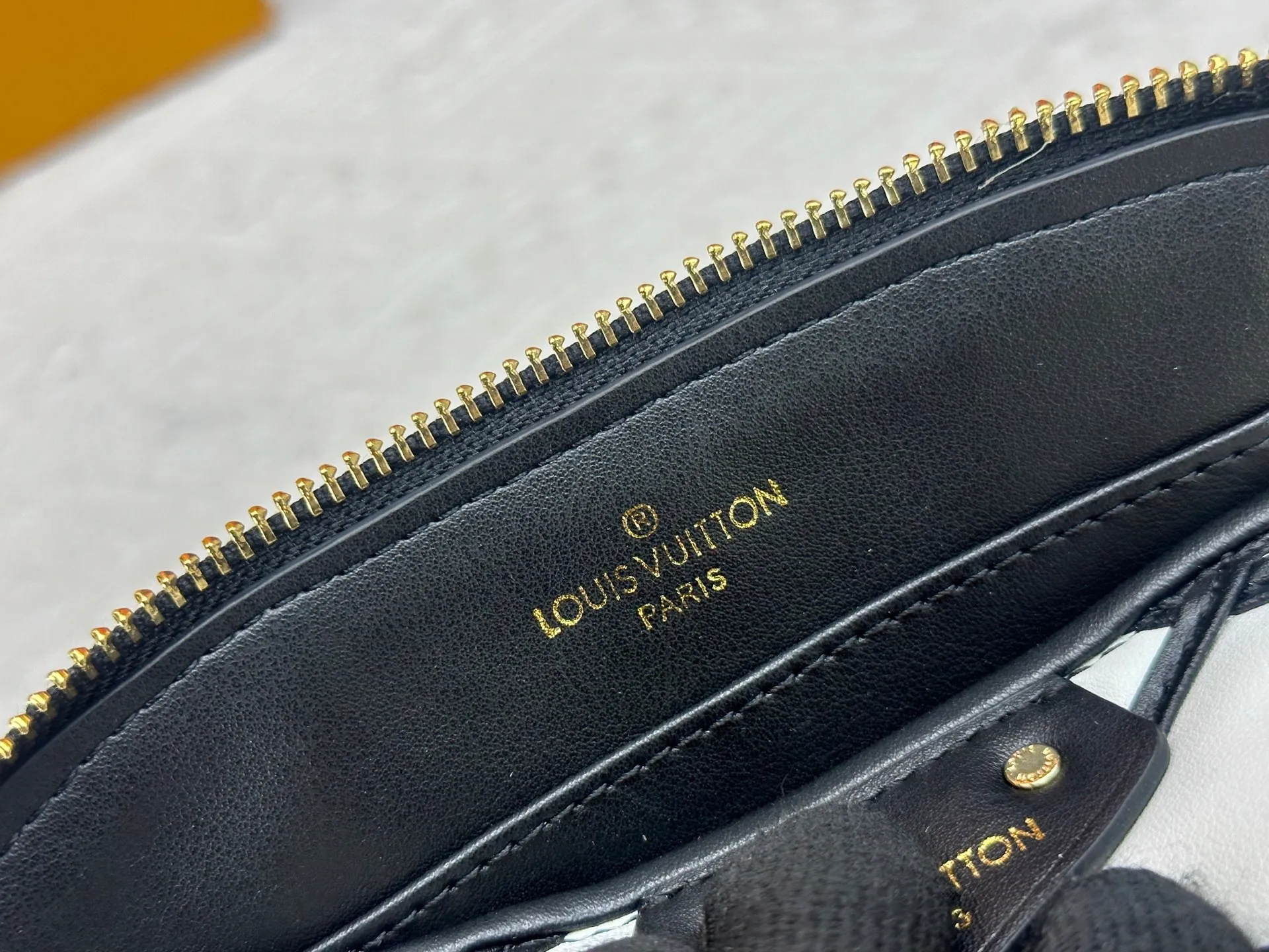 P360 M83048 M53152 This Nano Alma handbag is a pocket-sized version of Louis Vuitton's classic Alma handbag. It is made of soft lambskin with a Malletage quilting pattern, recalling the diamond inner panel of the brand's traditional hard luggage. The elegant handle, dazzling chain and detachable and adjustable leather shoulder strap enable a variety of carrying styles. Dimensions: 23.5x17.5x11.5cm