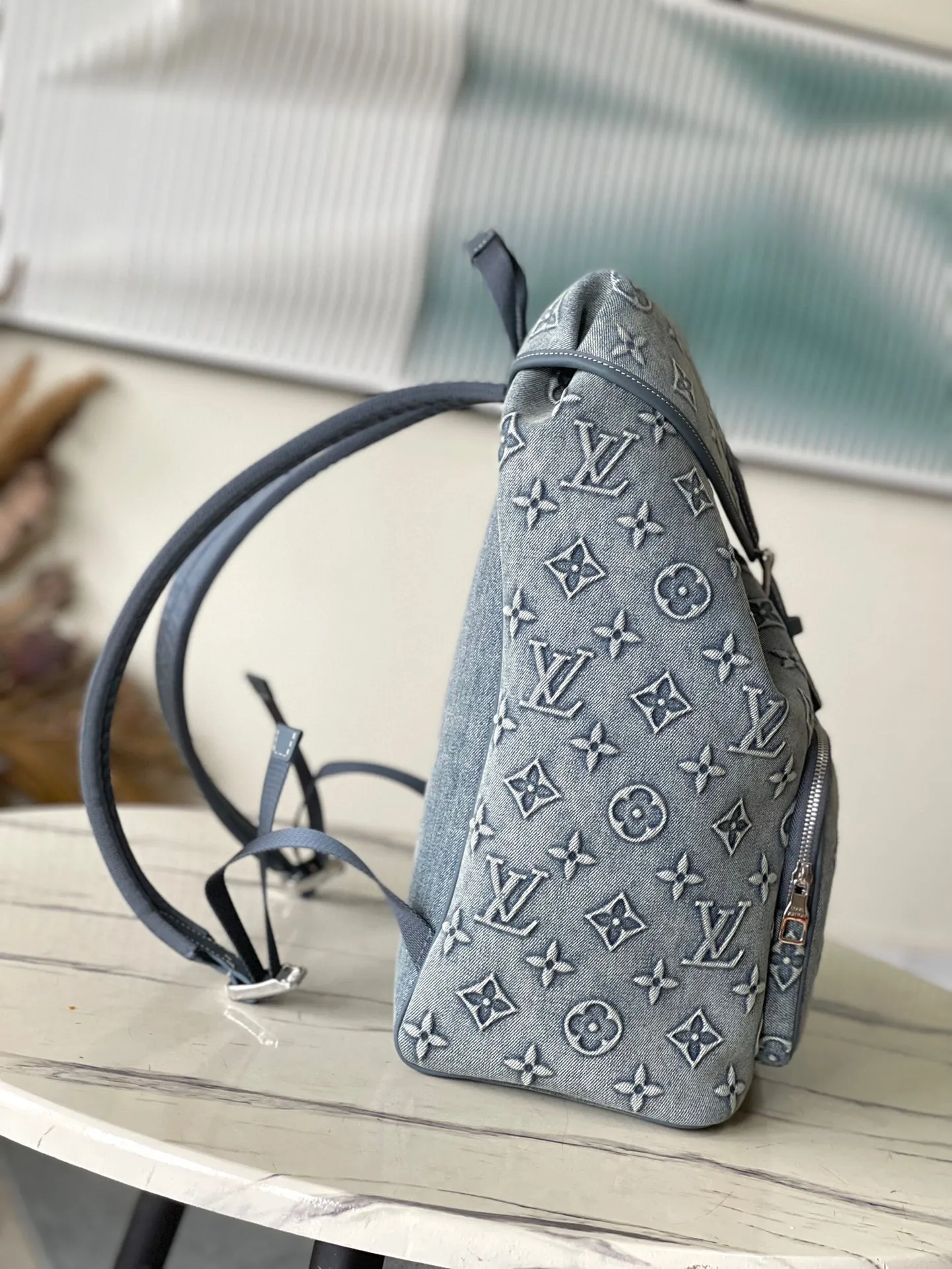 💰1500 Top Original M22534 Denim Latest Montsouris faded denim backpack, faded denim Monogram pattern embossed, embossed denim surface, drawstring gathering, retro label, retro personalized design! Size: 32*40*19cm