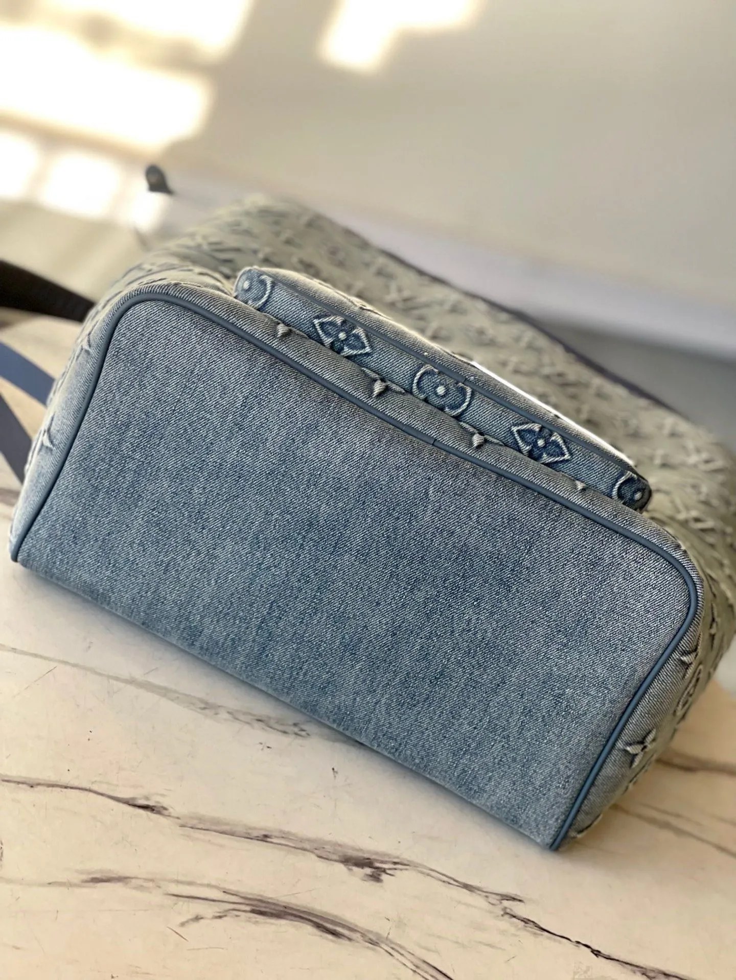 💰1500 Top Original M22534 Denim Latest Montsouris faded denim backpack, faded denim Monogram pattern embossed, embossed denim surface, drawstring gathering, retro label, retro personalized design! Size: 32*40*19cm