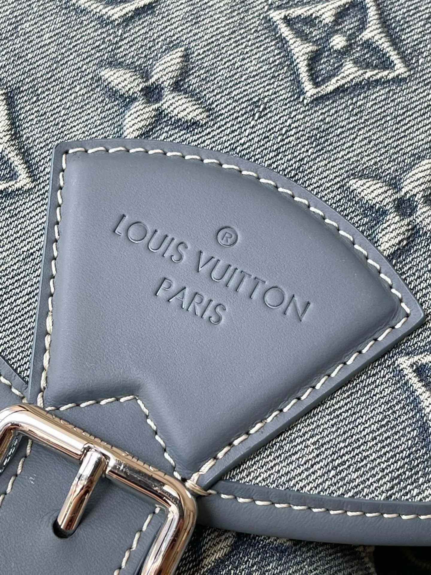 💰1500 Top Original M22534 Denim Latest Montsouris faded denim backpack, faded denim Monogram pattern embossed, embossed denim surface, drawstring gathering, retro label, retro personalized design! Size: 32*40*19cm