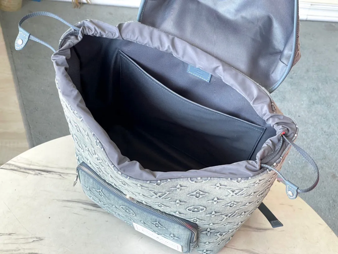 💰1500 Top Original M22534 Denim Latest Montsouris faded denim backpack, faded denim Monogram pattern embossed, embossed denim surface, drawstring gathering, retro label, retro personalized design! Size: 32*40*19cm
