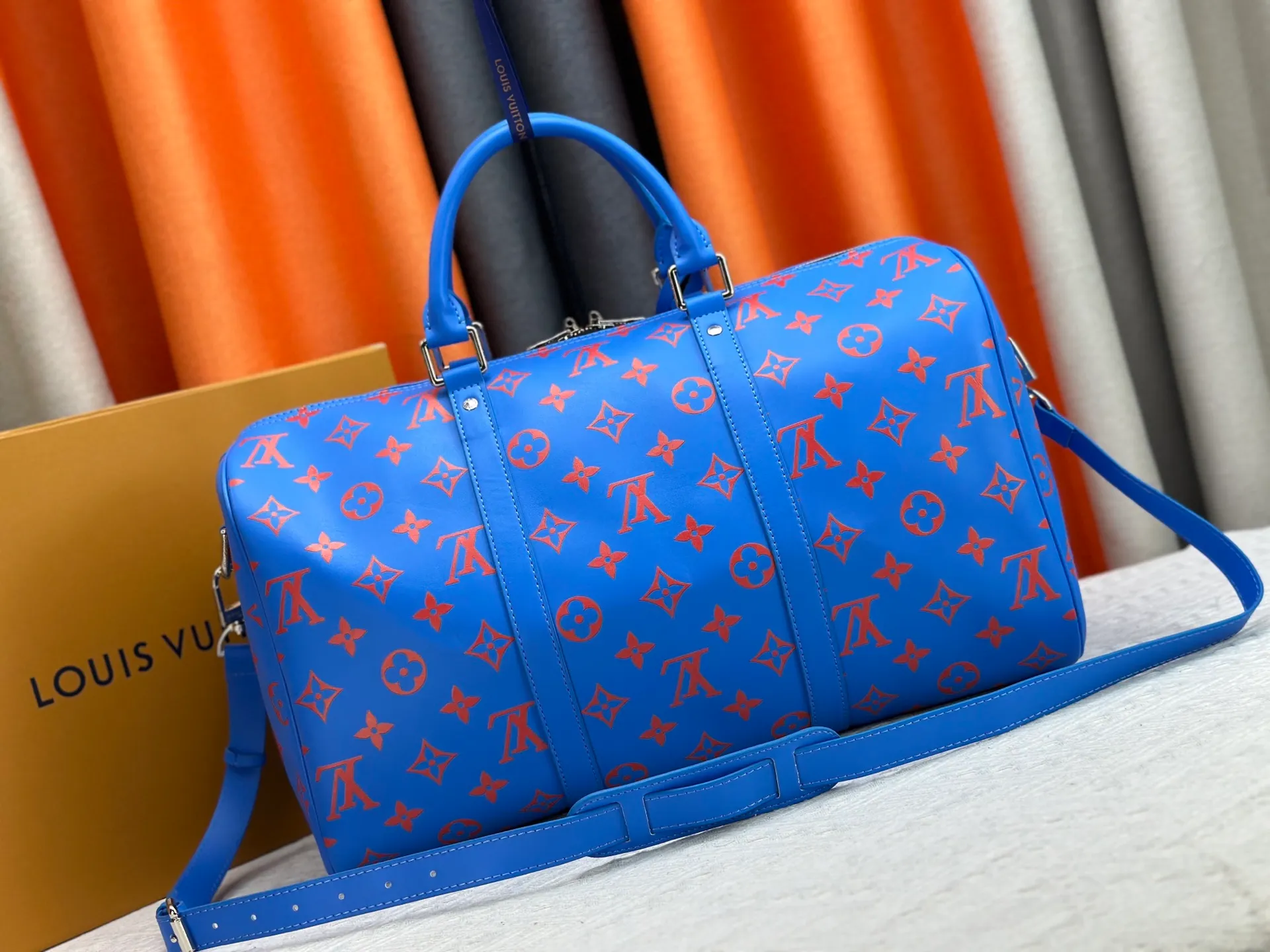 P340 M41418 New “louis vuitton’Iv travel bag travel bag louis vuitton High-definition hardware logo and inner compartment! Special lining. Smooth zipper and exquisite workmanship. A must-have for men. Size: 45x27x20.