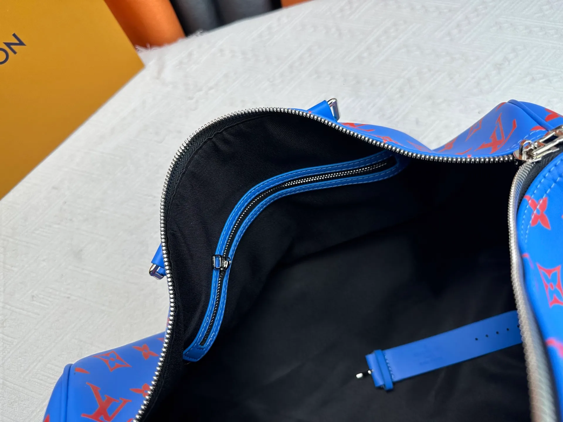 P340 M41418 New “louis vuitton’Iv travel bag travel bag louis vuitton High-definition hardware logo and inner compartment! Special lining. Smooth zipper and exquisite workmanship. A must-have for men. Size: 45x27x20.