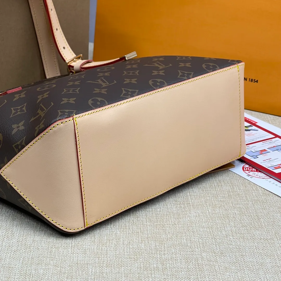[Upgraded version] P540¥ [Rose] Upgraded version • Comes with full package · [Sun] Model M12095 This Mezzo handbag draws inspiration from the original design of the 2000s. It uses a neat structure and triangular leather on the sides to accentuate the classic style of the Monogram pattern, and adds a modern touch through the asymmetric handles. The medium size fits the fashion trend of large handbags and can easily accommodate commuting and travel needs. Size: 25x27x11.5cm