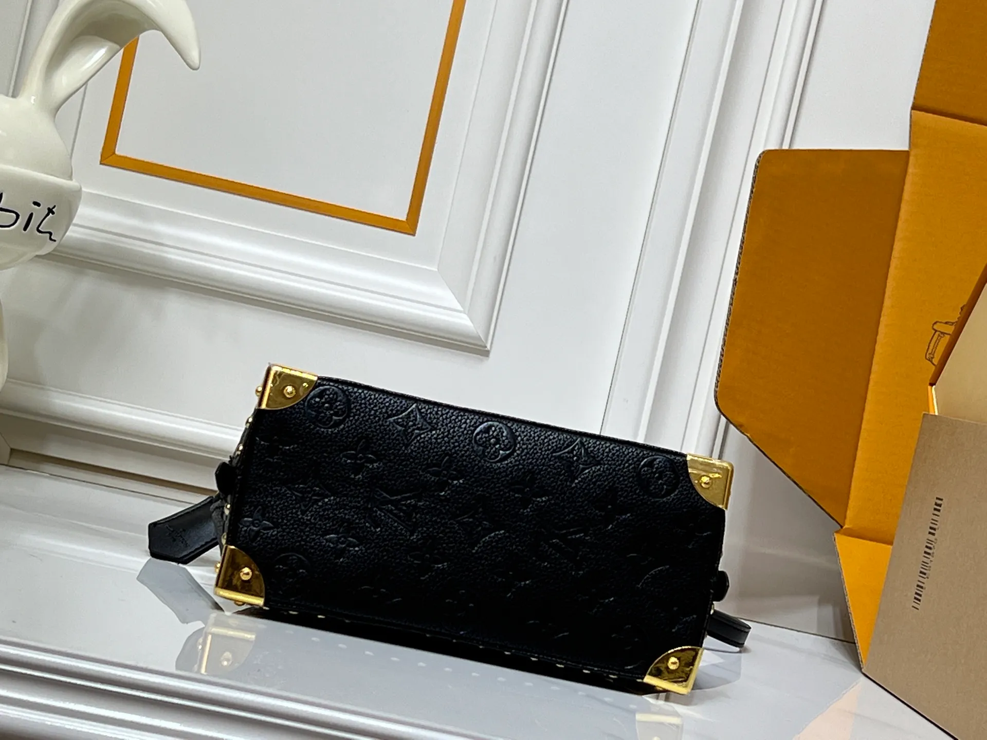 Batch 280💰Upgraded from the original M53153 M53152 Louis Vuitton's iconic handbag, one of the most structured and structured. Its prototype is a piece designed by Gaston Vuitton and named after the Alma Bridge, which connects two adjacent fashionable districts in Paris. Signature Monogram canvas gives it a classic feel. Dimensions: 25 x 19 x 12 (length x height x width)