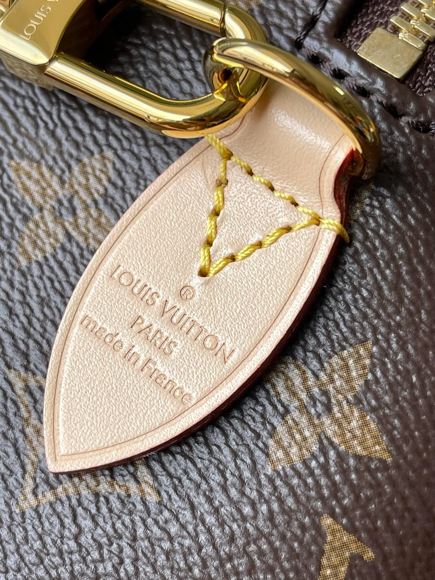 💰800 Top original order M46222 beige. Support counter inspection. Photos taken of duty-free goods are consistent with the product and unpacked. This product is an exclusive duty-free product in the market and is the highest-end product. Inspection is supported. This product has passed strict inspection and is flawless. Please wear gloves when touching the product. This product is not returnable or exchangeable. Please confirm the product first and then remove the label on the handle. This product is temporarily not open to the public, only regular customers, and is in short supply. Dimensions: 20.5 x 13.5 x 12 cm