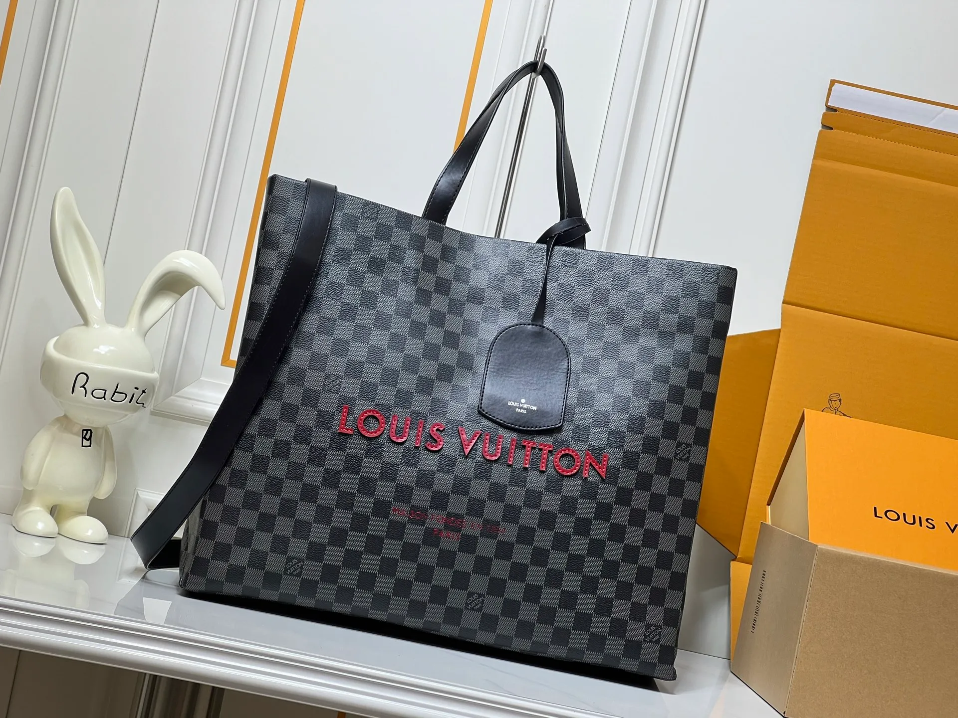 Batch 320💰M24457 Black Check Presbyopia Plaid Purple Grass Green Pink Black Orange Blue Green Gray Presbyopia Plaid Black Crocodile Pattern Orange Crocodile Pattern 13 Colors ✔️ This Shopper medium handbag draws inspiration from Louis Vuitton shopping bags, with the words Louis Vuitton and Maison Fondée En 1854 written on soft cow leather, with top handles and detachable shoulder straps. Dimensions: 42x34x16cm
