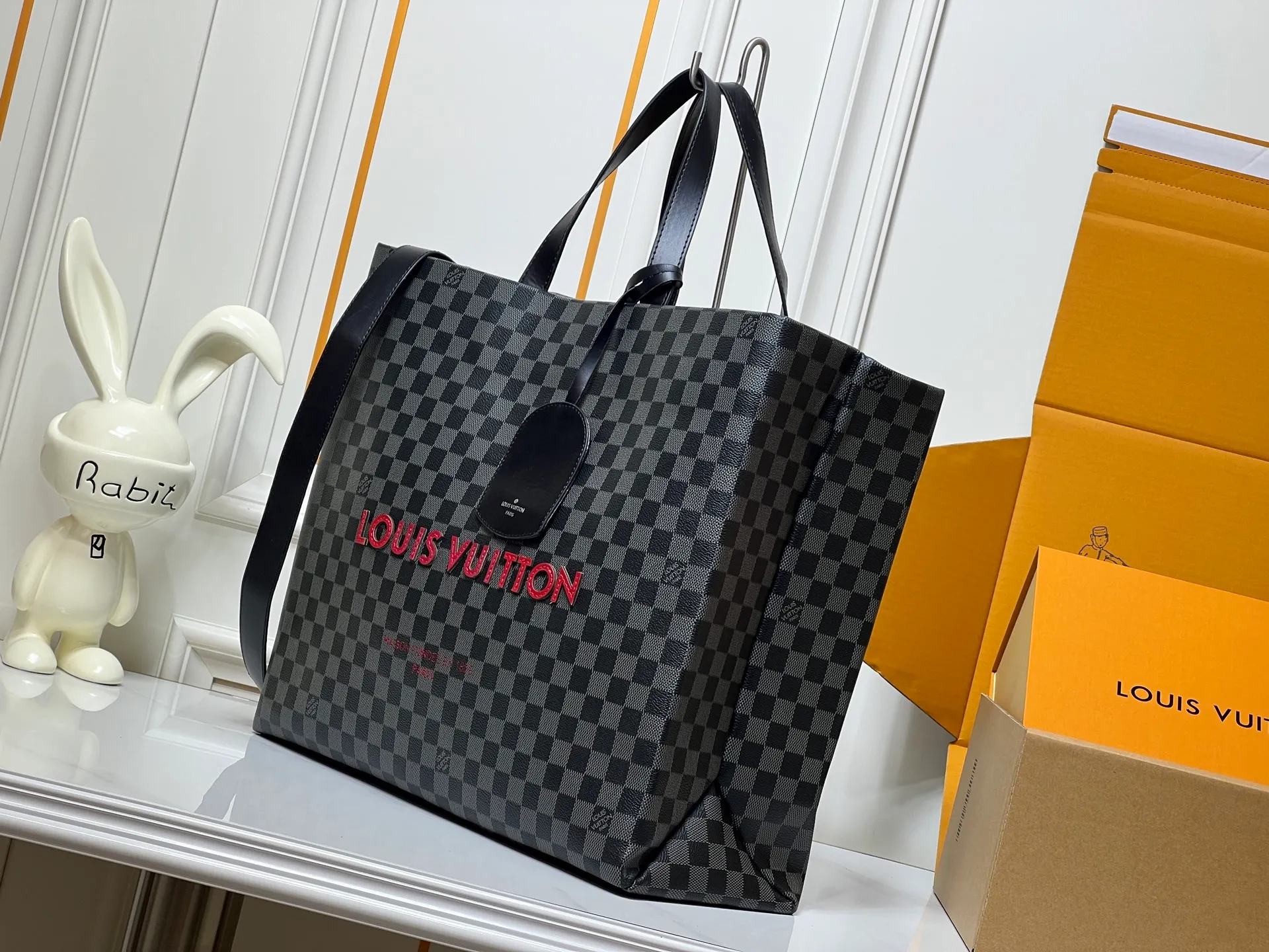 Batch 320💰M24457 Black Check Presbyopia Plaid Purple Grass Green Pink Black Orange Blue Green Gray Presbyopia Plaid Black Crocodile Pattern Orange Crocodile Pattern 13 Colors ✔️ This Shopper medium handbag draws inspiration from Louis Vuitton shopping bags, with the words Louis Vuitton and Maison Fondée En 1854 written on soft cow leather, with top handles and detachable shoulder straps. Dimensions: 42x34x16cm