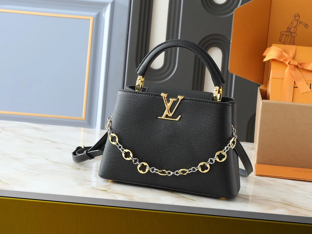 💰400💰Guangzhou goods Upgraded from the original M12935 M12936 M12937 M12938 This Capucines BB handbag is made of flexible Taurillon cow leather, with jewelry-style double-plated chains and Monogram floral elements to highlight the identity of the Chain On You series. The flip cover can be placed on both the inside and outside. The ample structure and multiple inner pockets are convenient for storing daily necessities. The rounded LV letters add to the ingenious details. Dimensions: 27.0 x 17.3 x 9.0 cm (length x height x width)