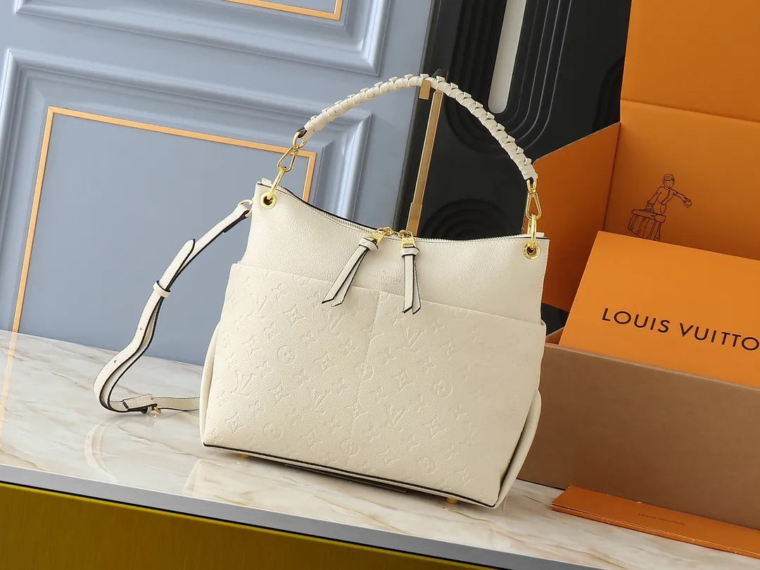 💰240💰Upgraded from the original M45522, 43170. This MONOGRAM canvas material is a new style of Melie handbag, a fashionable must-have item. Veau Cachemire leather material. Full leather embossed woven wrist double bag shopping bag. Lightweight and comfortable to carry. Unique vertical and narrow shape with modern style. Zipper pocket with metal engraved zipper puller for more personality. Size: 33x16x30cm