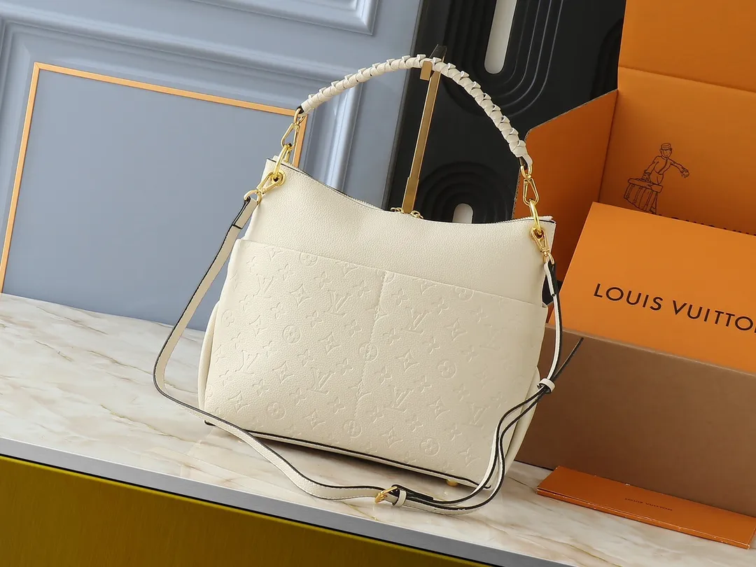 💰240💰Upgraded from the original M45522, 43170. This MONOGRAM canvas material is a new style of Melie handbag, a fashionable must-have item. Veau Cachemire leather material. Full leather embossed woven wrist double bag shopping bag. Lightweight and comfortable to carry. Unique vertical and narrow shape with modern style. Zipper pocket with metal engraved zipper puller for more personality. Size: 33x16x30cm