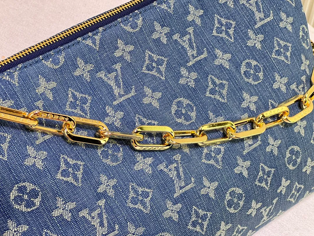 Batch 300💰 Discolored yellow leather Upgraded original M57790 M24564 This Coussin medium handbag is made of new season cotton denim to give it a refreshing atmosphere, and relies on bleaching and sand washing processes to achieve a unique look. With the detachable thick chain and wide fabric shoulder strap, the lightweight carrying experience has been upgraded again. Dimensions: 34x24x12cm