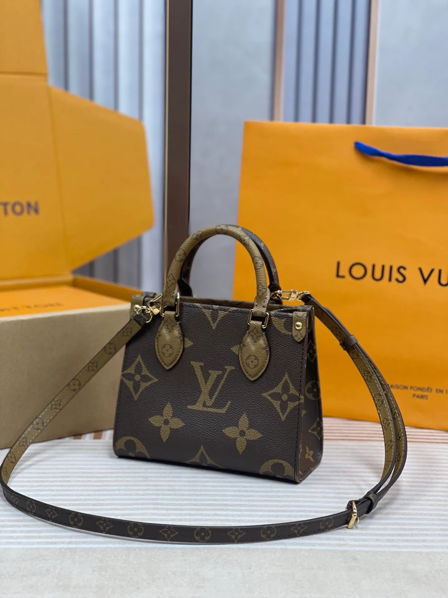 [Upgraded version] P560¥ shipped! 🥰🆕The much-anticipated onthego tote bag mini has arrived, high quality, steel hardware, and gift box🎁Packaging, small and exquisite