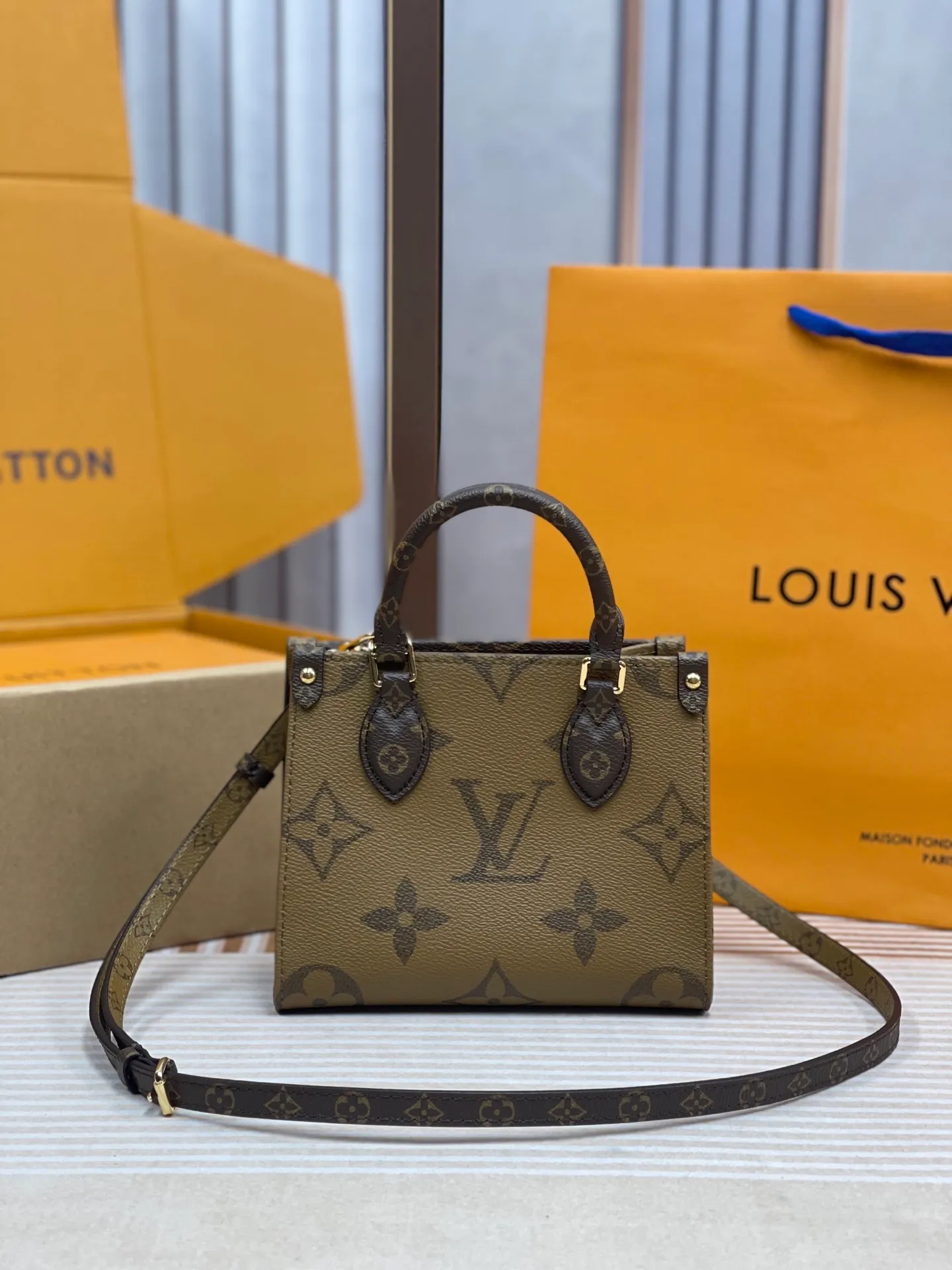 [Upgraded version] P560¥ shipped! 🥰🆕The much-anticipated onthego tote bag mini has arrived, high quality, steel hardware, and gift box🎁Packaging, small and exquisite