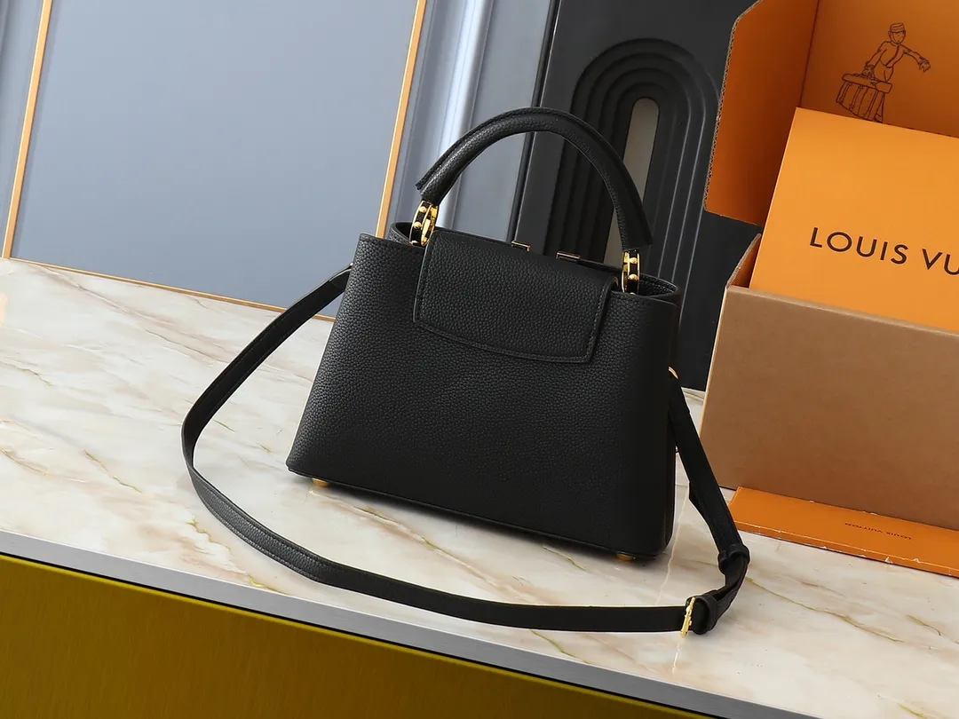 💰400💰Guangzhou goods Upgraded original M00014 M00013 M00015 [New size] This Capucines new size handbag shows soft beauty: Taurillon leather bag body with light-colored flap and top handle, enamel Monogram flower chain can also achieve a shoulder-carrying experience. Wear the slim leather strap to explore more styling possibilities. Dimensions 27 x 17.3 x 9 cm (length x height x width)