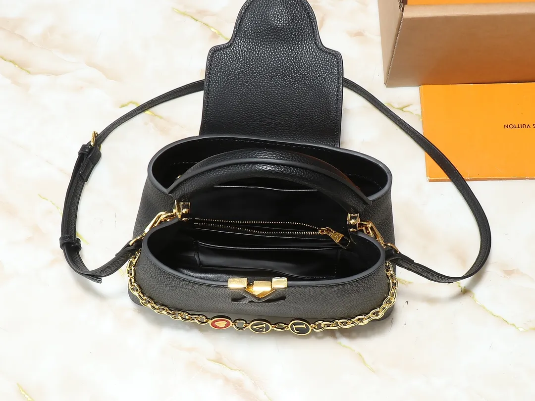 💰400💰Guangzhou goods Upgraded original M00014 M00013 M00015 [New size] This Capucines new size handbag shows soft beauty: Taurillon leather bag body with light-colored flap and top handle, enamel Monogram flower chain can also achieve a shoulder-carrying experience. Wear the slim leather strap to explore more styling possibilities. Dimensions 27 x 17.3 x 9 cm (length x height x width)