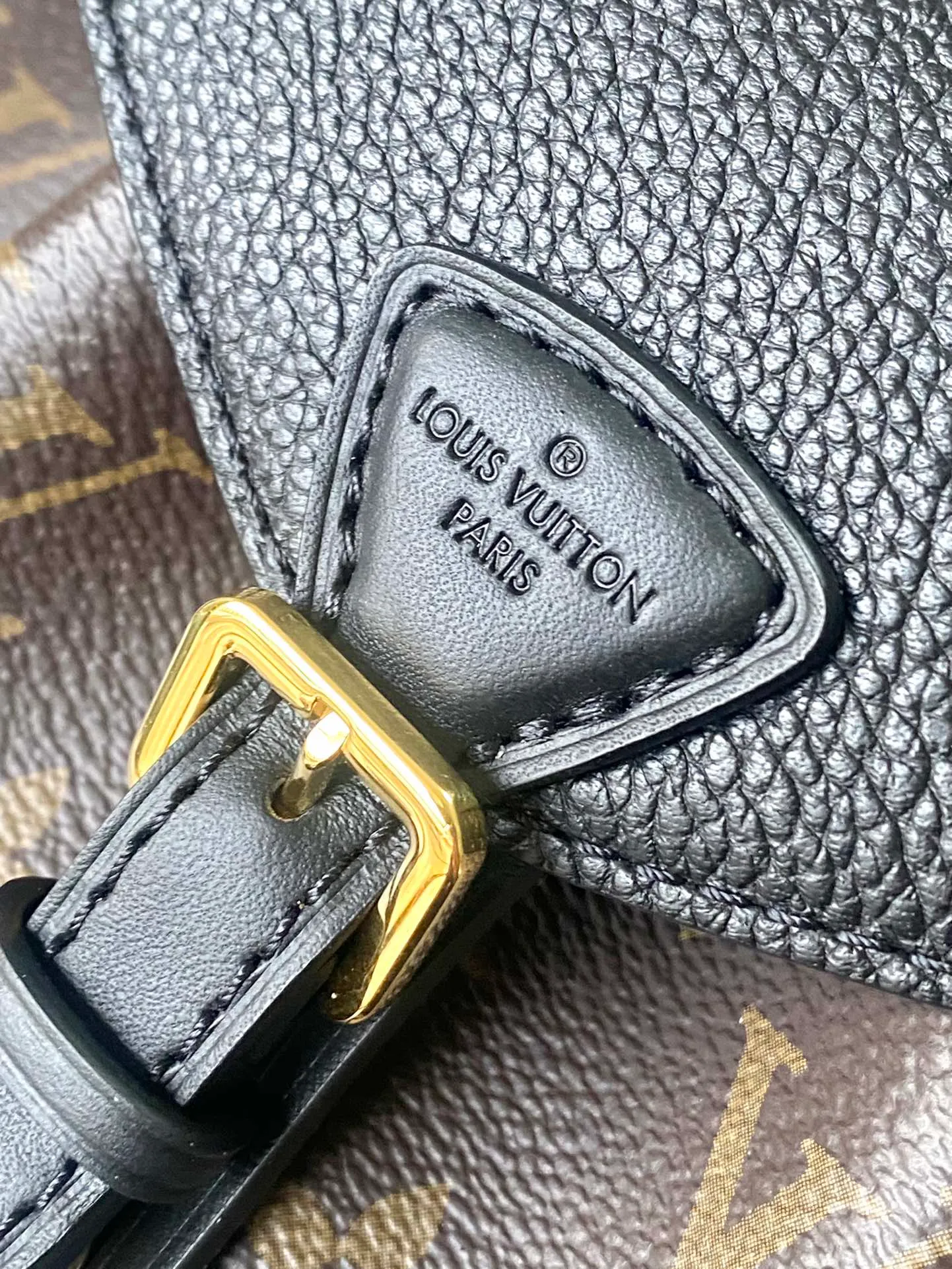 💰840 Top original order M45516 supports counter inspection. The photo taken of duty-free goods is consistent with the product and has not been unpacked. This product is an exclusive duty-free product in the market and is the highest-end product. Inspection is supported. This product has passed strict inspection and is flawless. Please wear gloves when touching the product. This product is not returnable or exchangeable. Please confirm the product first and then remove the label on the handle. This product is temporarily not open to the public, only regular customers, and is in short supply. Dimensions: 17 x 20 x 10.5 cm