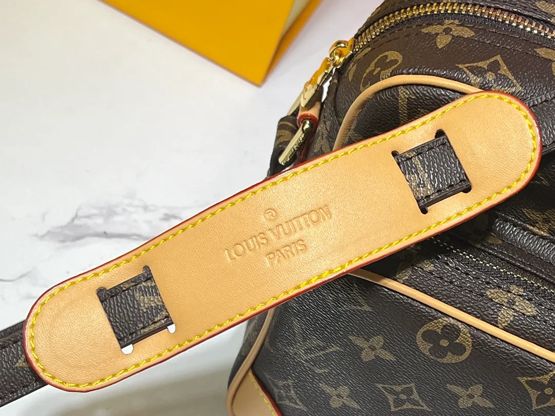 Batch 320💰Medieval Series Crossbody Bag M45244 Louis retro crossbody bag, antique! A classic in Monogram canvas! Showing natural elegance. Carry it casually across the body for a more fashionable appeal. The exquisite presbyopic cross-body shoulder bag measures 28x20x12.
