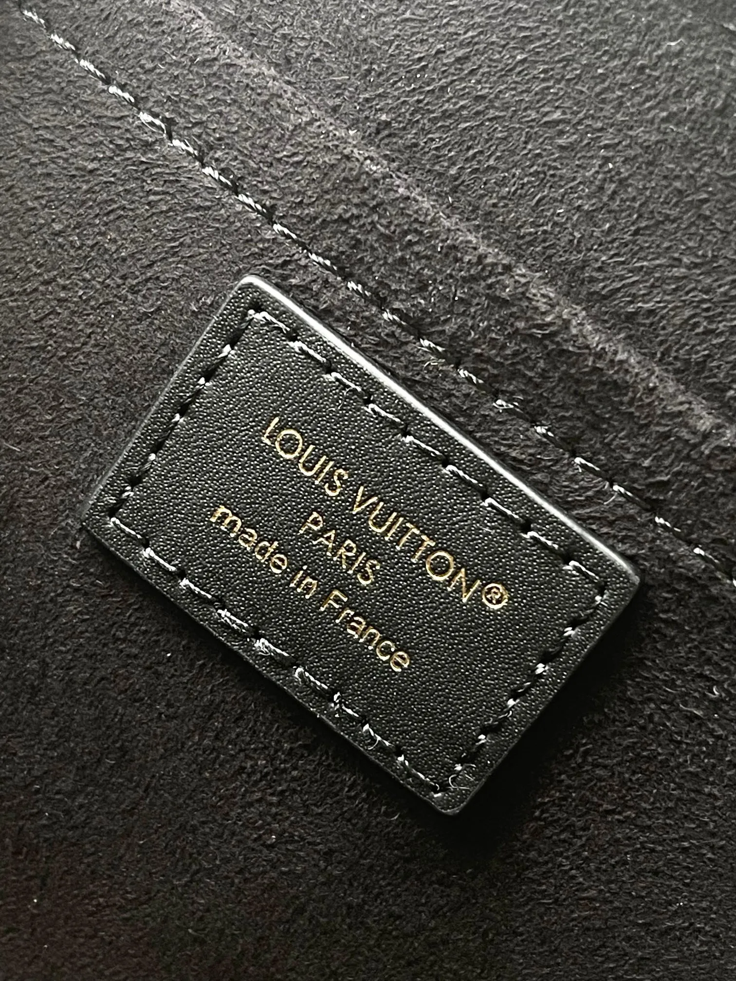 p1800 [Special grade MB163c chip version original leather] This Alma BB shell model: M26409 Material: A-grade all-steel hardware, imported original fabric Packaging: full set of original duty-free MB packaging Size: 17.5*11.5*23.5CM