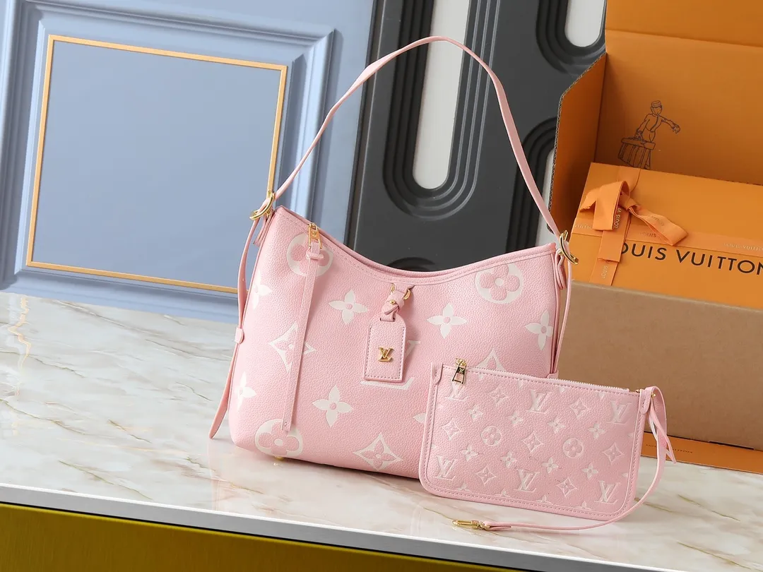💰240💰Upgraded from the original M24141 M46288 M46293 M46277 M46298 M46203 CarryAll small handbag is made of Mono gram Empreinte embossed leather. It has a generous structure and a neat inner layer. The large inner bag adds functional elements. Comes with a Monogram embossed zipper clutch secured by a leather strap. A personal companion for urban life. Dimensions 29 x 24 x 12 cm (length x height x width)