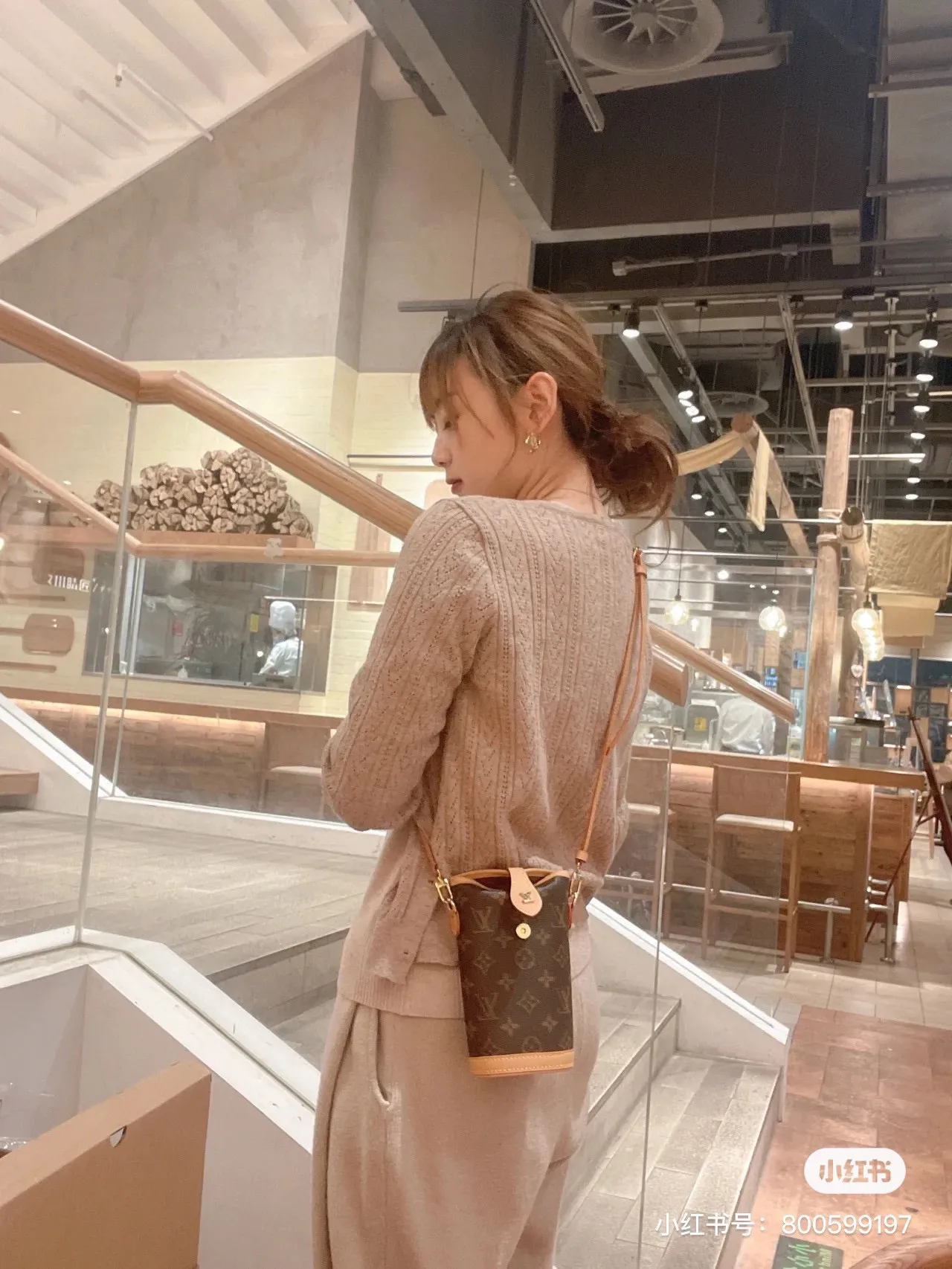 Batch 200💰Quality upgrade🔥Exclusive real shot M80874 Presbyopia Second-hand bag series Mini ice cream cone 2022 latest model Fold Me Mini style Designed with magnet buttons Leather with LV hardware buckle elements Exquisite and compact bag body Unisex Size: 14.5 × 18 × 6.5 cm