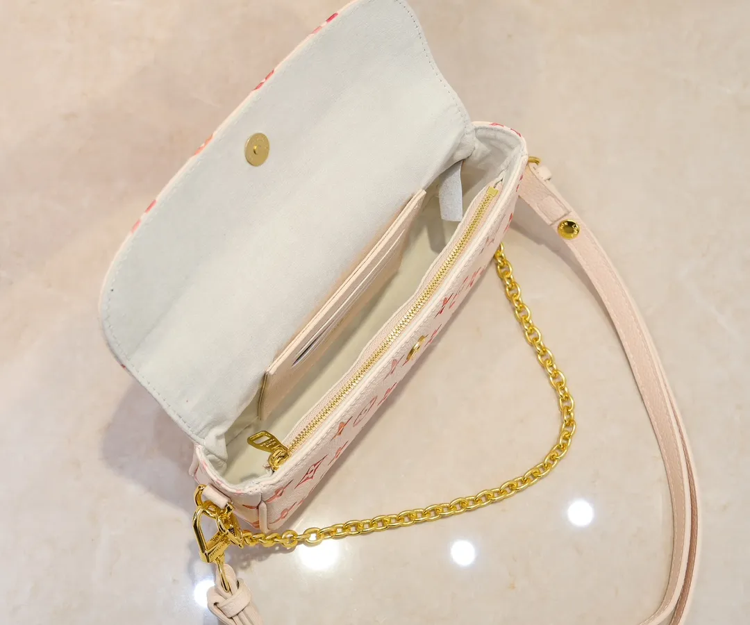 Batch 💰240 upgraded original M81911 full leather gradient oil silk screen chain bag series Wallet on Chain Ivy handbag is made of grained cow leather, with small and dazzling studs to construct the Monogram pattern, easy to attend day and night occasions. The chain strap and adjustable shoulder strap are both detachable, allowing you to switch between cross-body and long or short shoulder wear. Card compartments and zip pockets ensure neat and organized storage. Dimensions: 23.5 x 12.0 x 4.3 cm