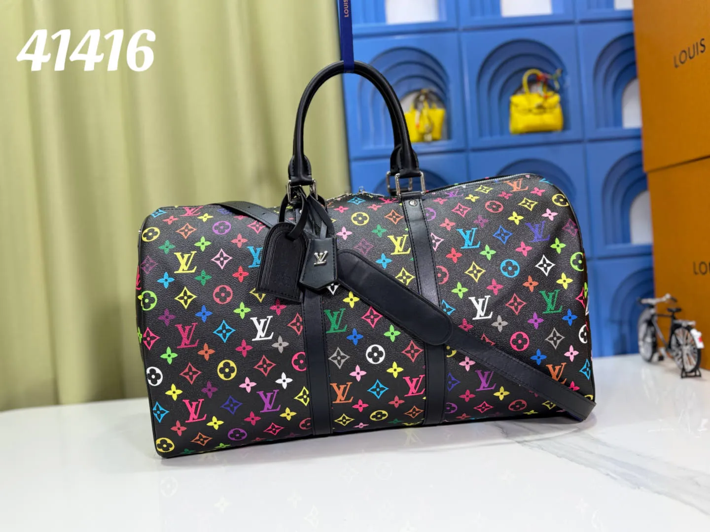 P380 new arrival M13745 black color transcoding chip 33 color series LV2025 spring and summer and Takashi Murakami joint model Fashion is a cycle to celebrate the 20th anniversary of the joint name Size: 50.0X29.0X23.0cm