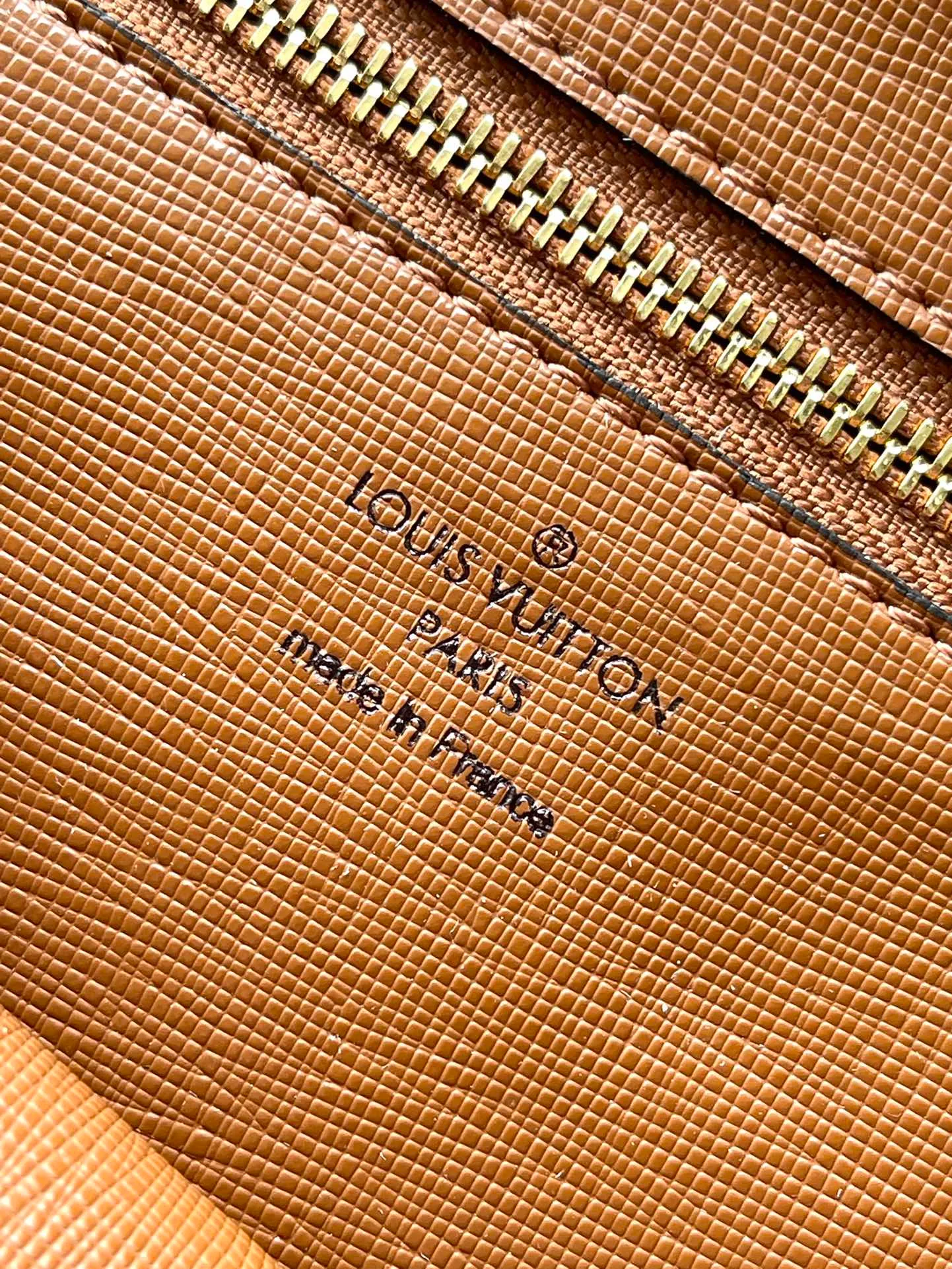 💰820 Top Original M51274 Yellow Leather Vintage Second-hand Camera Bag, Crossbody Bag, Unisex, Classic Monogram Canvas with Yellow Leather Trim, Calm and Stylish, One Outside Open Pocket, Inside Zippered Side Pocket, Adjustable Shoulder Strap Can Be Switched Freely at Any Time, Sufficient Capacity for Daily Use! Size 27*17*7cm.