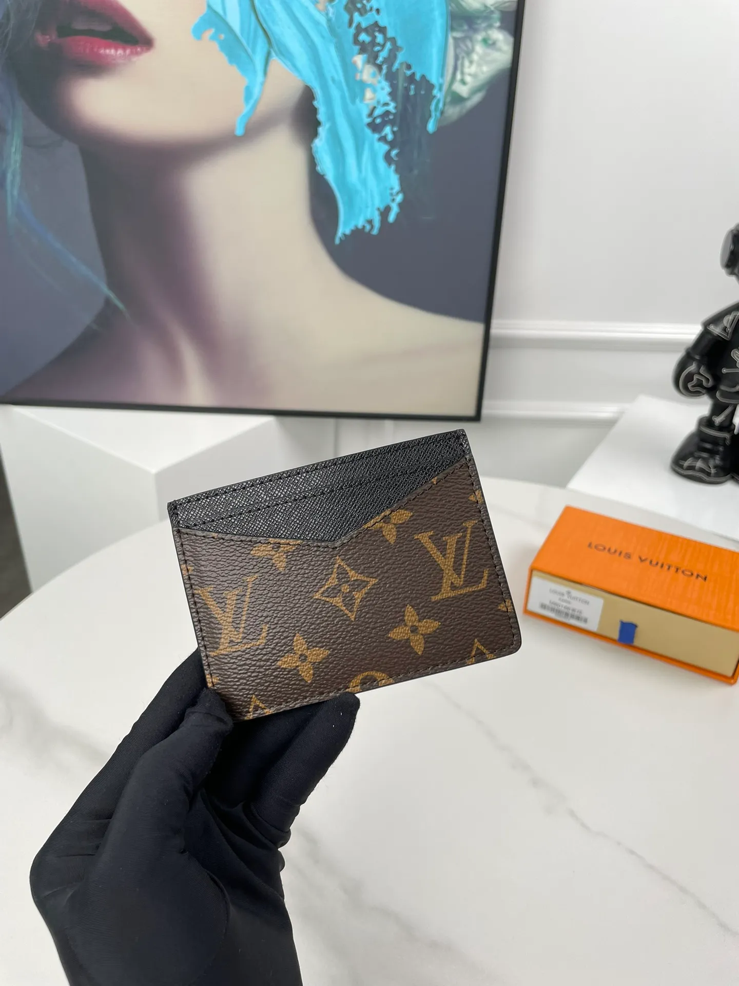 Factory price 180 🇫🇷Exclusive real shot of overseas original M60166 presbyopia! The Neo card holder in Monogram Macassar canvas is the perfect way to carry important cards. Leather trimmings enhance the classic Louis Vuitton pattern. Size: 11×7cm