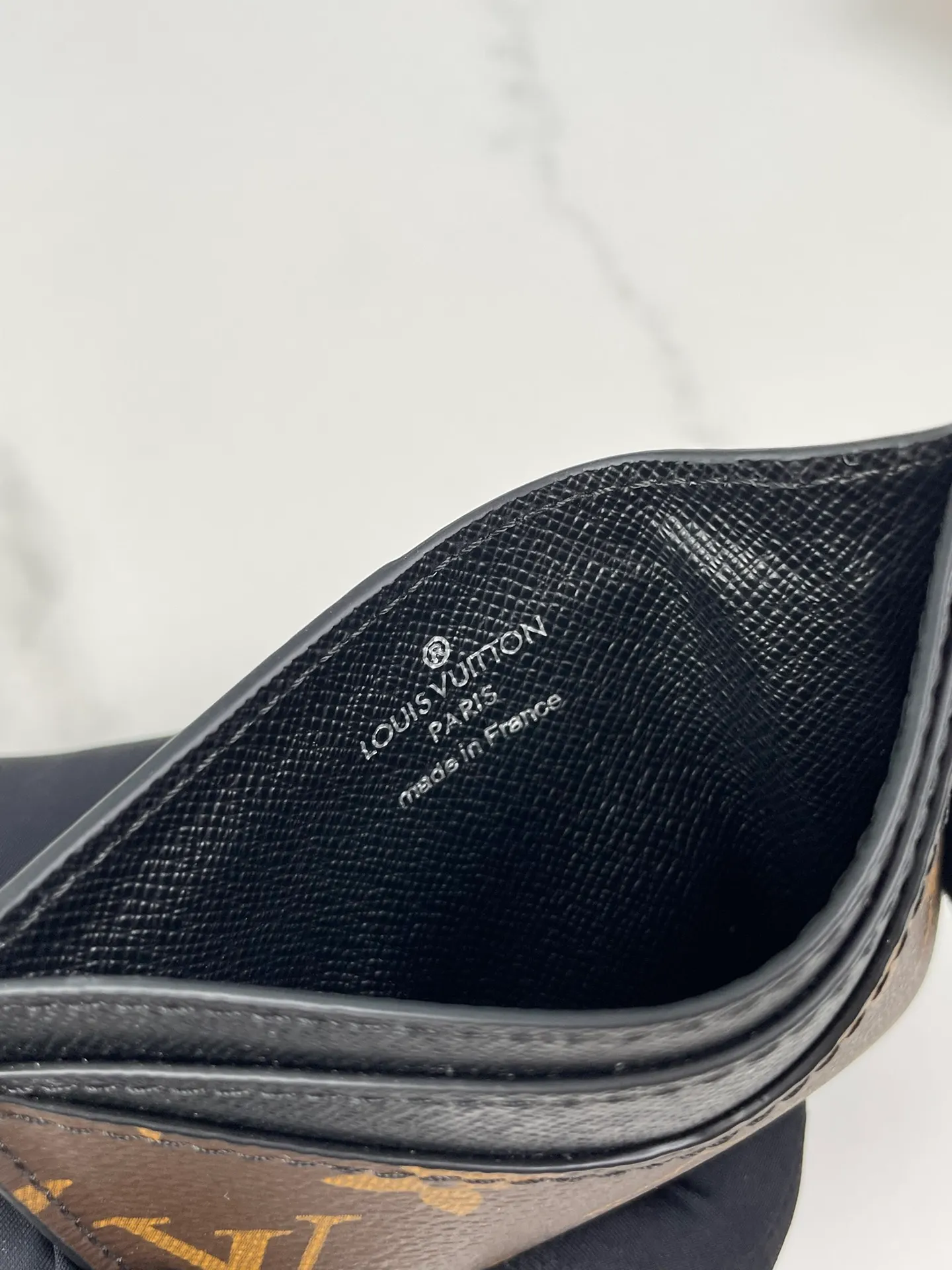 Factory price 180 🇫🇷Exclusive real shot of overseas original M60166 presbyopia! The Neo card holder in Monogram Macassar canvas is the perfect way to carry important cards. Leather trimmings enhance the classic Louis Vuitton pattern. Size: 11×7cm