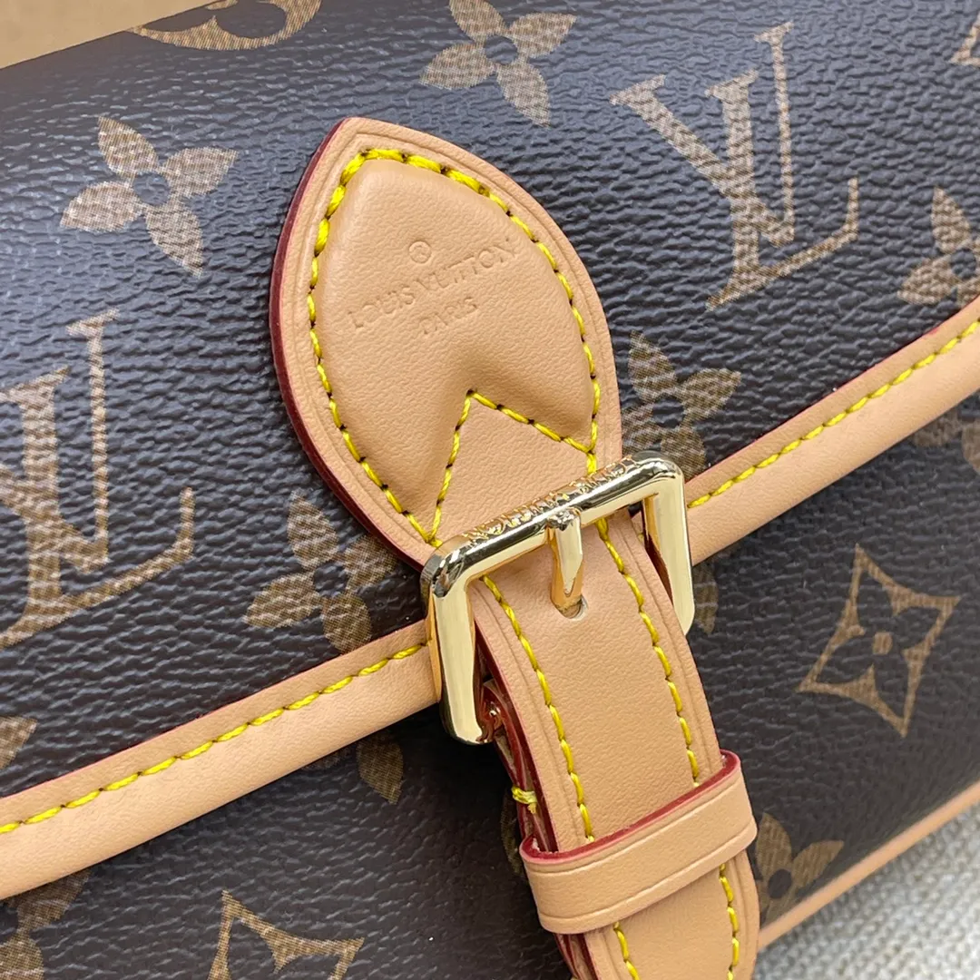 [Upgraded version] P460💰Upgraded version comes with a full set of gift boxes🎁Model M83298 new size mini 19*10cm. L’s Diane baguette handbags and baguette bags are so beautiful/easy to carry! The leather and color are good, and it comes with two shoulder straps. It’s sweet and salty! Search 🔍 Lv baguette