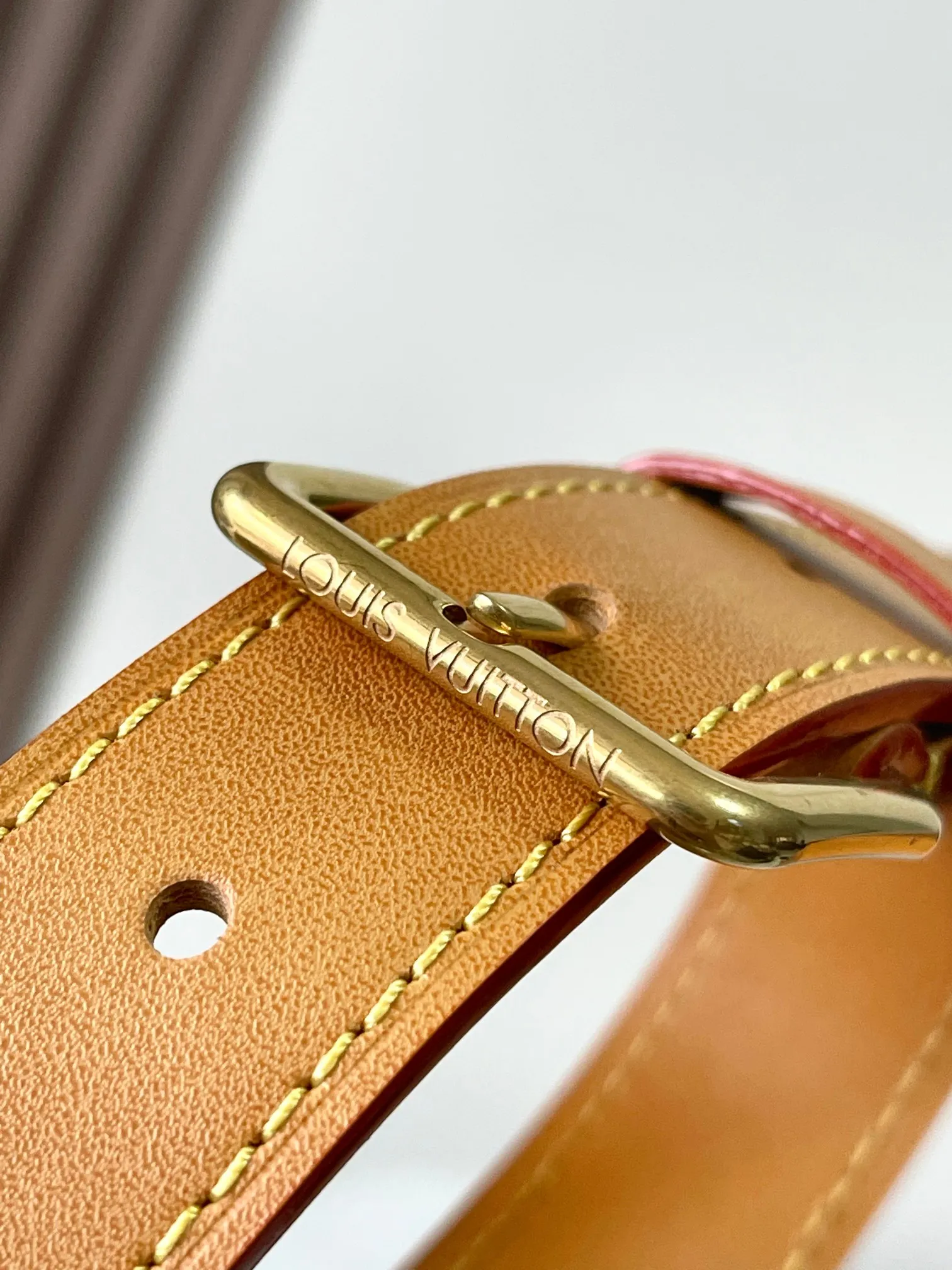 p2280 [Special grade MB163c chip version original leather] This STEAMER 30 handbag Model: M25989 Material: Grade A all-steel hardware, imported original fabric Packaging: Full set of original duty-free MB packaging Size: 33x32x14cm