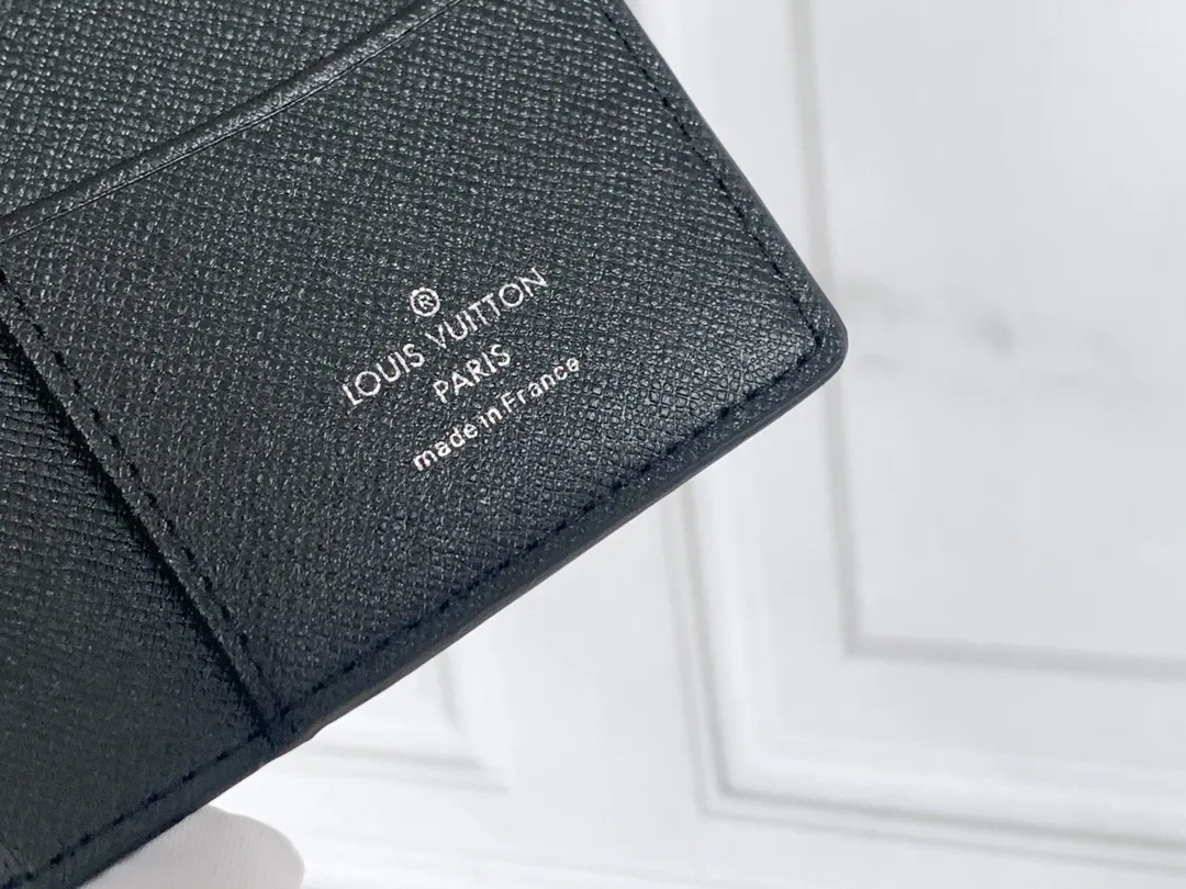 💰80 💎Small card holder Louis vuitton's pocket leather wallet has seven compartments, which can hold credit cards, bus cards, business cards, and even city maps. Damier canvas, leather-bound - two credit card compartments - four inner compartments - one outer compartment. ❤️ Model M63144 Size 7X11.