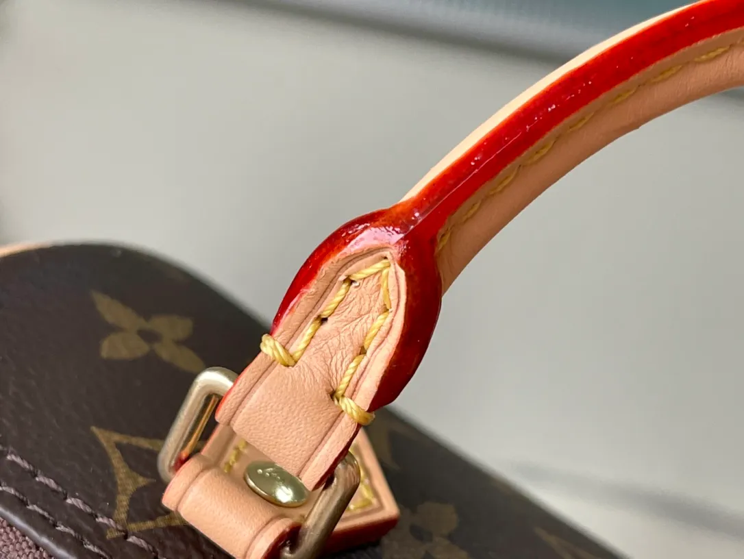 💰440 The top original order M61252 supports counter inspection. The photo taken of duty-free goods is consistent with the product and has not been unpacked. This product is an exclusive duty-free product in the market and is the highest-end product. Inspection is supported. This product has passed strict inspection and is flawless. Please wear gloves when touching the product. This product is not returnable or exchangeable. Please confirm the product first and then remove the label on the handle. This product is temporarily not open to the public, only regular customers, and is in short supply. Dimensions: 16.0 x 12.5 x 10.0 cm