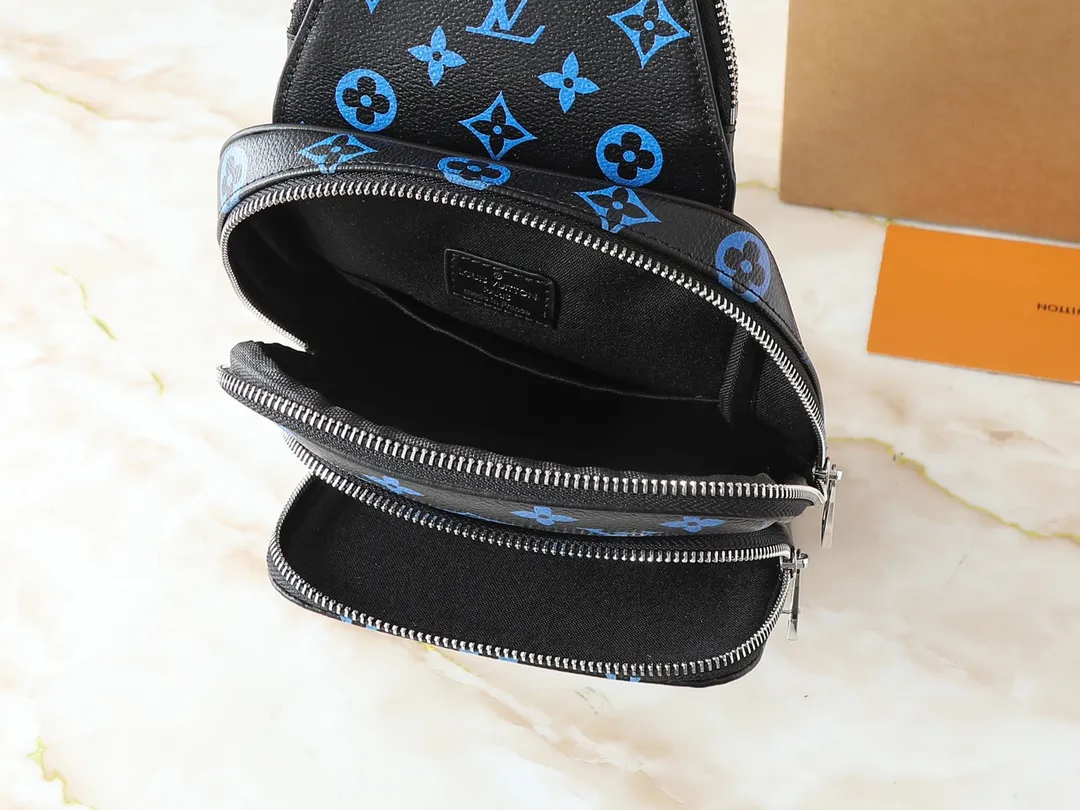 💰240💰Upgraded from the original M13963 M47137 M11703 This Avenue small shoulder bag is made of Monogram Eclipse coated canvas, with a sophisticated structure to explore the trendy charm of traveling cross-body. An interior pocket in the main compartment ensures secure storage, while an exterior zippered pocket provides easy access to frequently used items. There is a triangular zipper pocket where the shoulder strap connects to the handbag. 16 x 33 x 5.7 cm (length x height x width)
