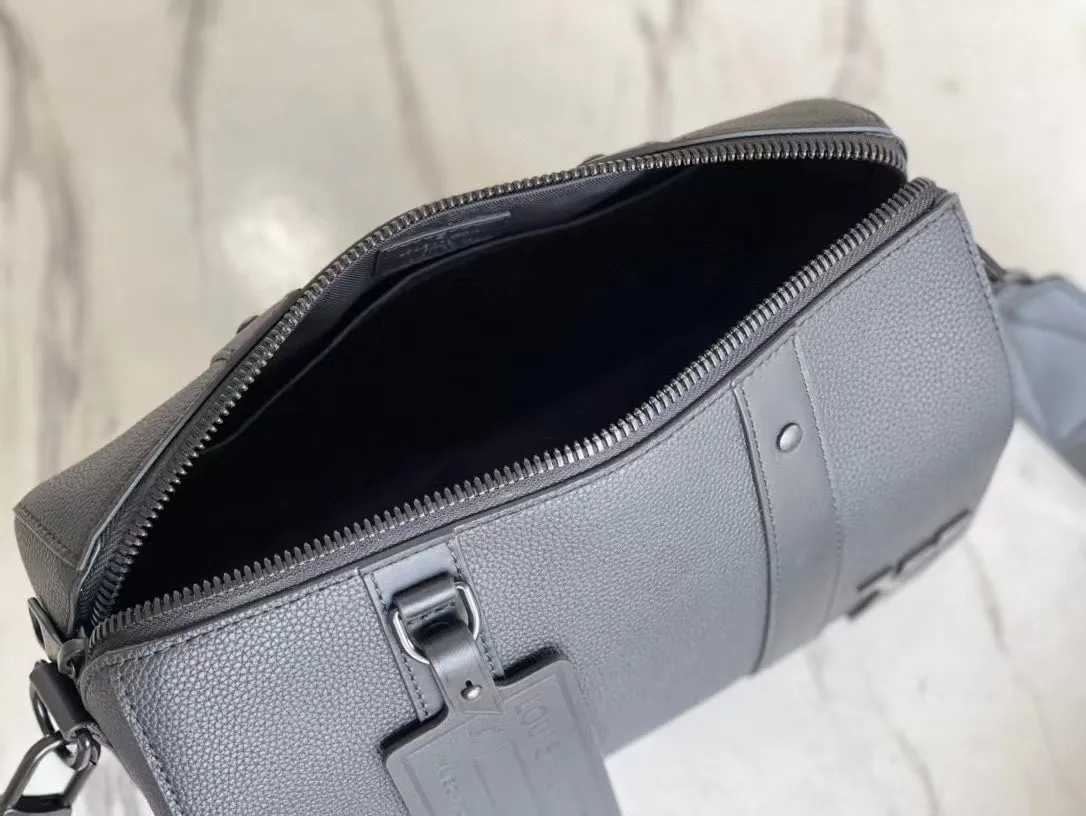 💰1100 (top layer leather) top original order M59255 This City Keepall handbag blooms in the neoclassical style in the autumn of 2021. Aerogram fine-grained calf leather is as soft as traditional aviation letterhead. Metal letters subtly express the brand's logo. A detachable shoulder strap makes it easy to carry. It combines practical functionality with contemporary elegance. Dimensions: 27 x 17 x 13 cm