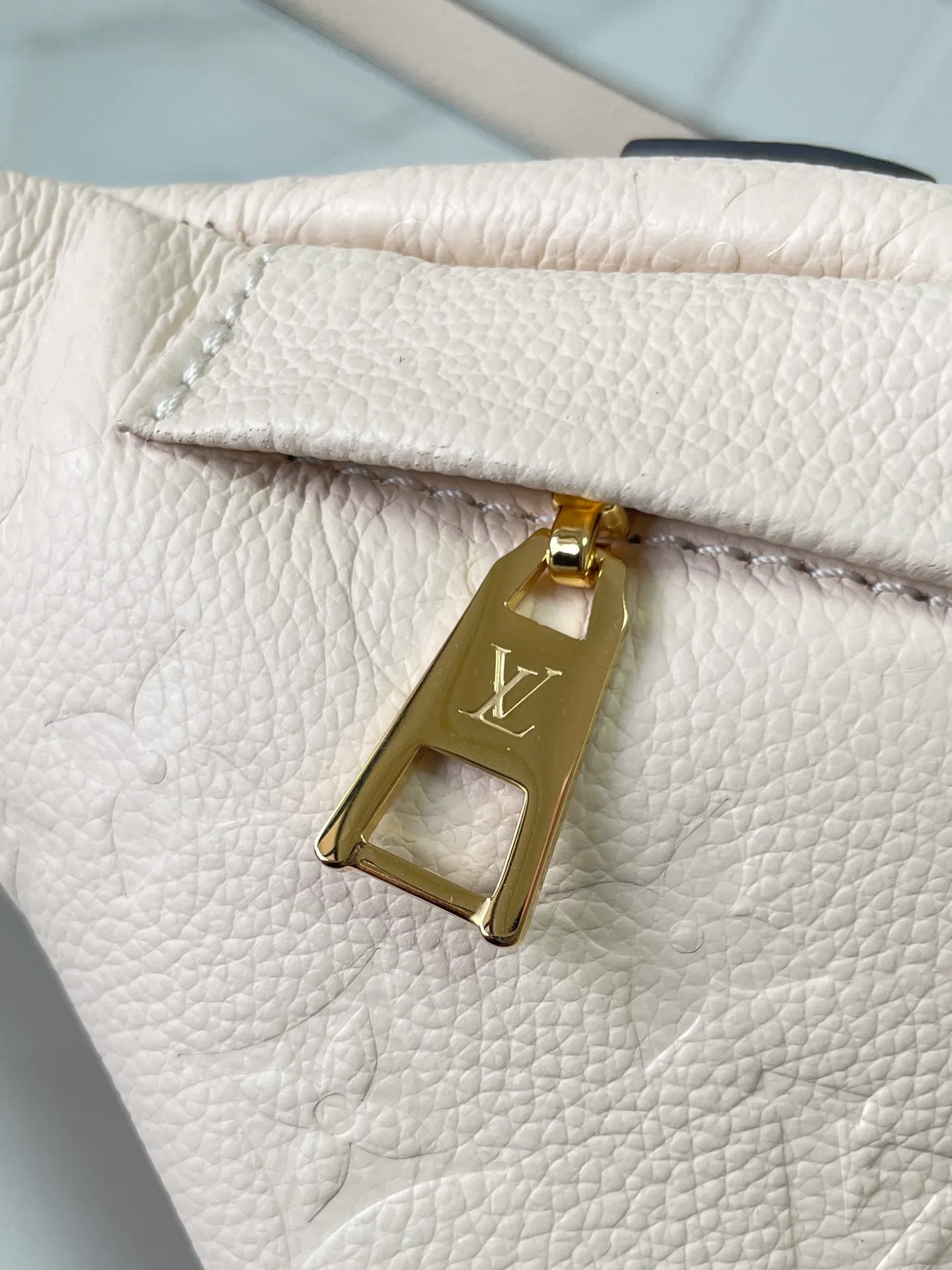 💰920 (top layer leather) top original single M44812 off-white 37×14×13 BUMBAG full leather embossed chest bag