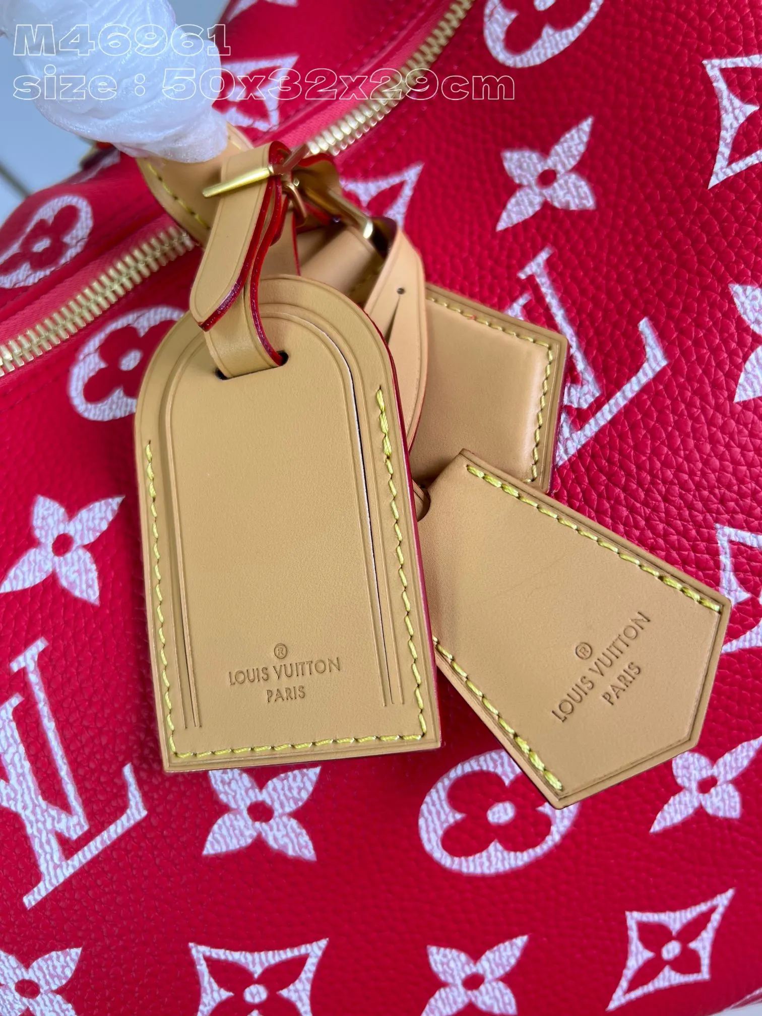 💰2740 Top original individual real shot M46961 red] Creative director Pharrell Williams reinterprets the Speedy P18 Bandoulière 50 Monogram Leather bag with eye-catching and luxurious soft primary color calfskin, and uses exquisite screen printing technology to embellish the Monogram pattern on the Speedy, reproducing the twill texture of the Monogram canvas on the canvas, creating an almost hand-painted style blur effect. 50 x 32 x 29 cm (length x height x width) [Warm reminder: This item is too large and does not fit in the packaging]