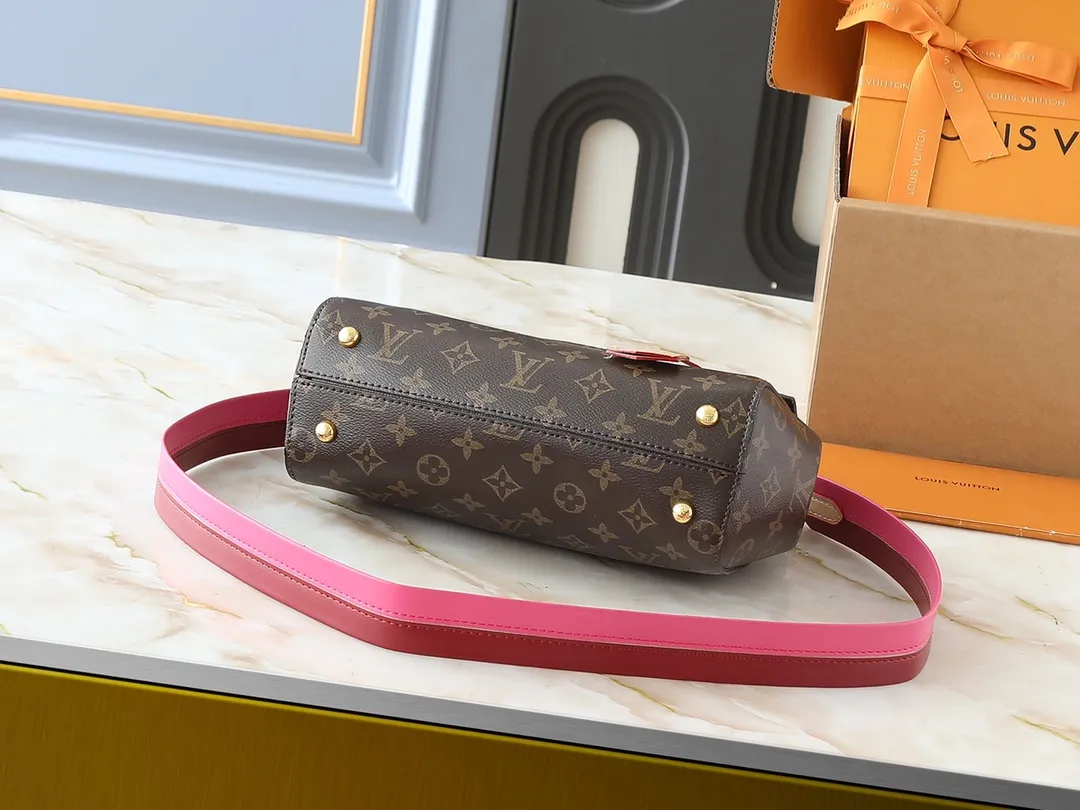 💰260💰Upgraded from the original M42738 M44863. The pure structure and silhouette of this CLUNY BB handbag will never go out of style, and the straps adopt bright colors that are popular nowadays. The Cluny bag is very practical and is the ideal business bag. The top handle can meet the different requirements of hand carry and elbow carry, and the removable shoulder strap can also meet the requirements of shoulder carrying. Magnetic clasp keeps personal finances safely stored. 28.0x 20.0x 10.0cm