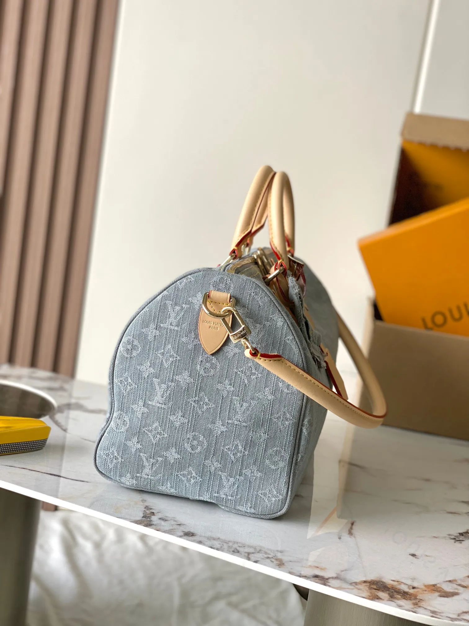 p2040 [Special grade MB163c chip version original leather] This Speedy Soft 30 handbag Model: M13344 Material: A-grade all-steel hardware, imported original canvas Packing: Full set of original duty-free MB packaging Dimensions: 21 x 17 x 30 cm