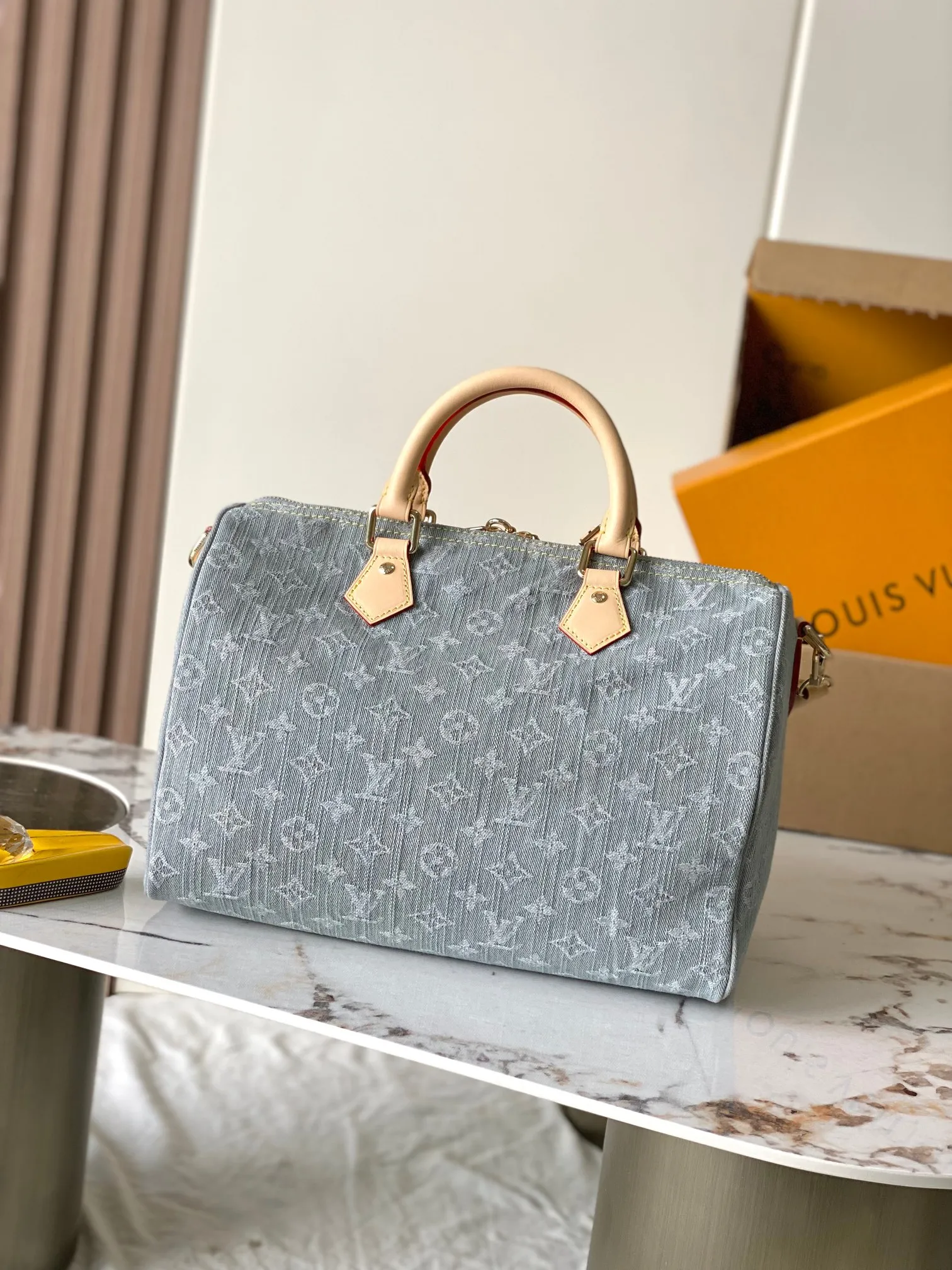 p2040 [Special grade MB163c chip version original leather] This Speedy Soft 30 handbag Model: M13344 Material: A-grade all-steel hardware, imported original canvas Packing: Full set of original duty-free MB packaging Dimensions: 21 x 17 x 30 cm