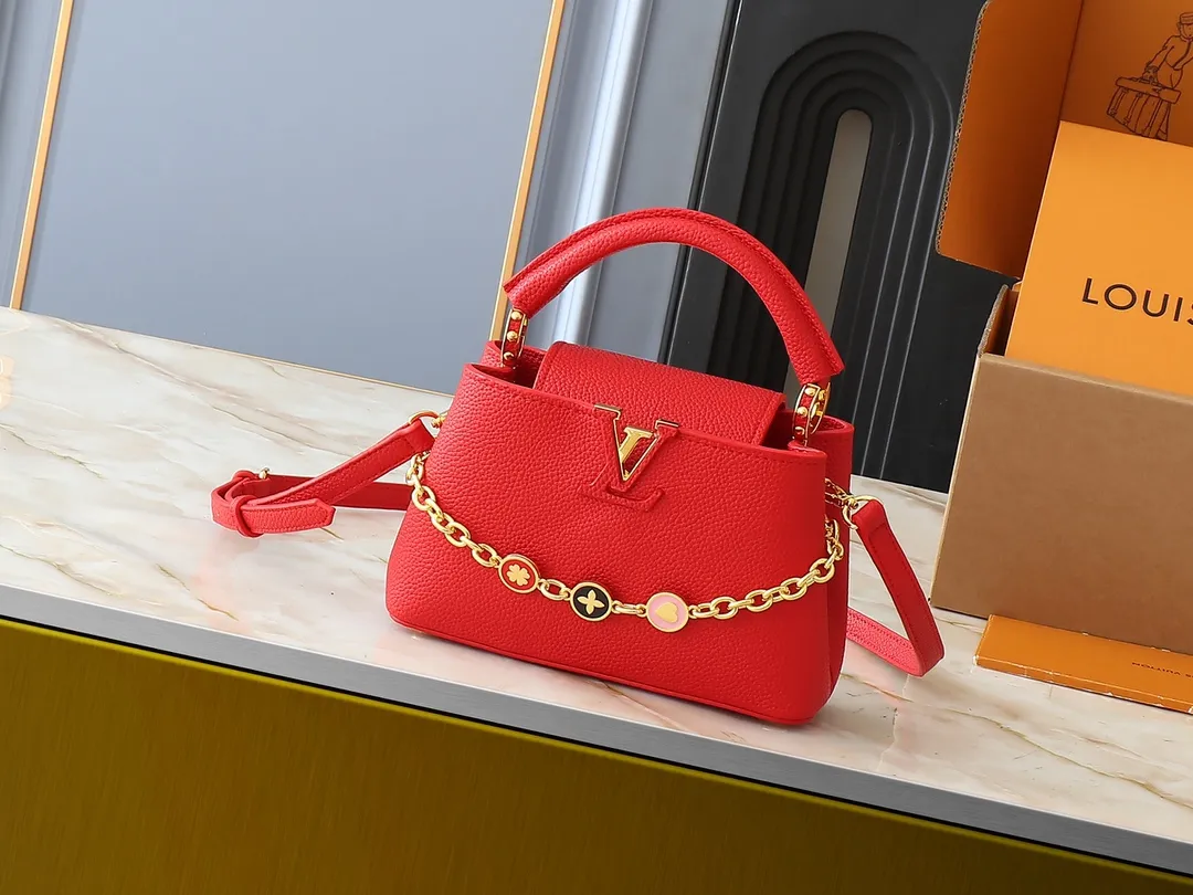 💰380💰Guangzhou goods Upgraded original M00014 M00013 M00015 [New size] This Capucines new size handbag shows soft beauty: Taurillon leather bag body with light-colored flap and top handle, enamel Monogram flower chain can also achieve a shoulder-carrying experience. Wear the slim leather strap to explore more styling possibilities. Dimensions 23.5x 14 x 8 cm (length x height x width)