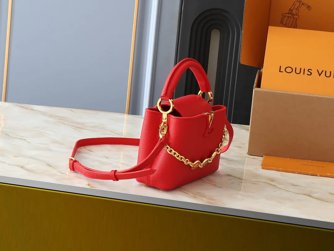 💰380💰Guangzhou goods Upgraded original M00014 M00013 M00015 [New size] This Capucines new size handbag shows soft beauty: Taurillon leather bag body with light-colored flap and top handle, enamel Monogram flower chain can also achieve a shoulder-carrying experience. Wear the slim leather strap to explore more styling possibilities. Dimensions 23.5x 14 x 8 cm (length x height x width)