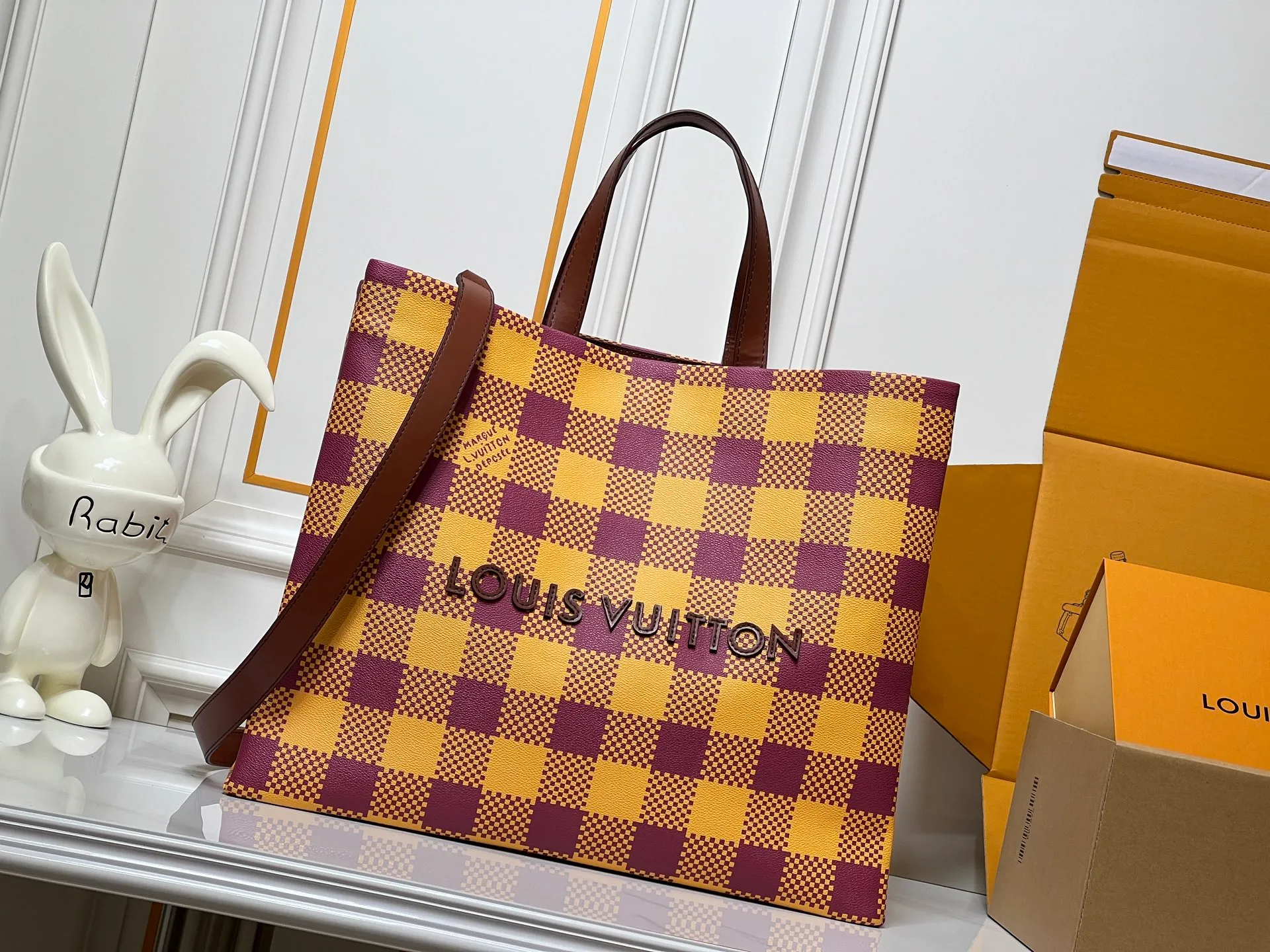 Batch 320💰M24457 yellow plaid, gradient blue, presbyopic plaid, purple. Grass green pink black orange blue green gray presbyopia plaid black crocodile pattern orange crocodile pattern This medium Shopper bag is inspired by the Louis Vuitton shopping bag, with the words Louis Vuitton and Maison Fondée En 1854 written in soft calfskin, with top handles and a detachable shoulder strap. Dimensions: 42x34x16cm