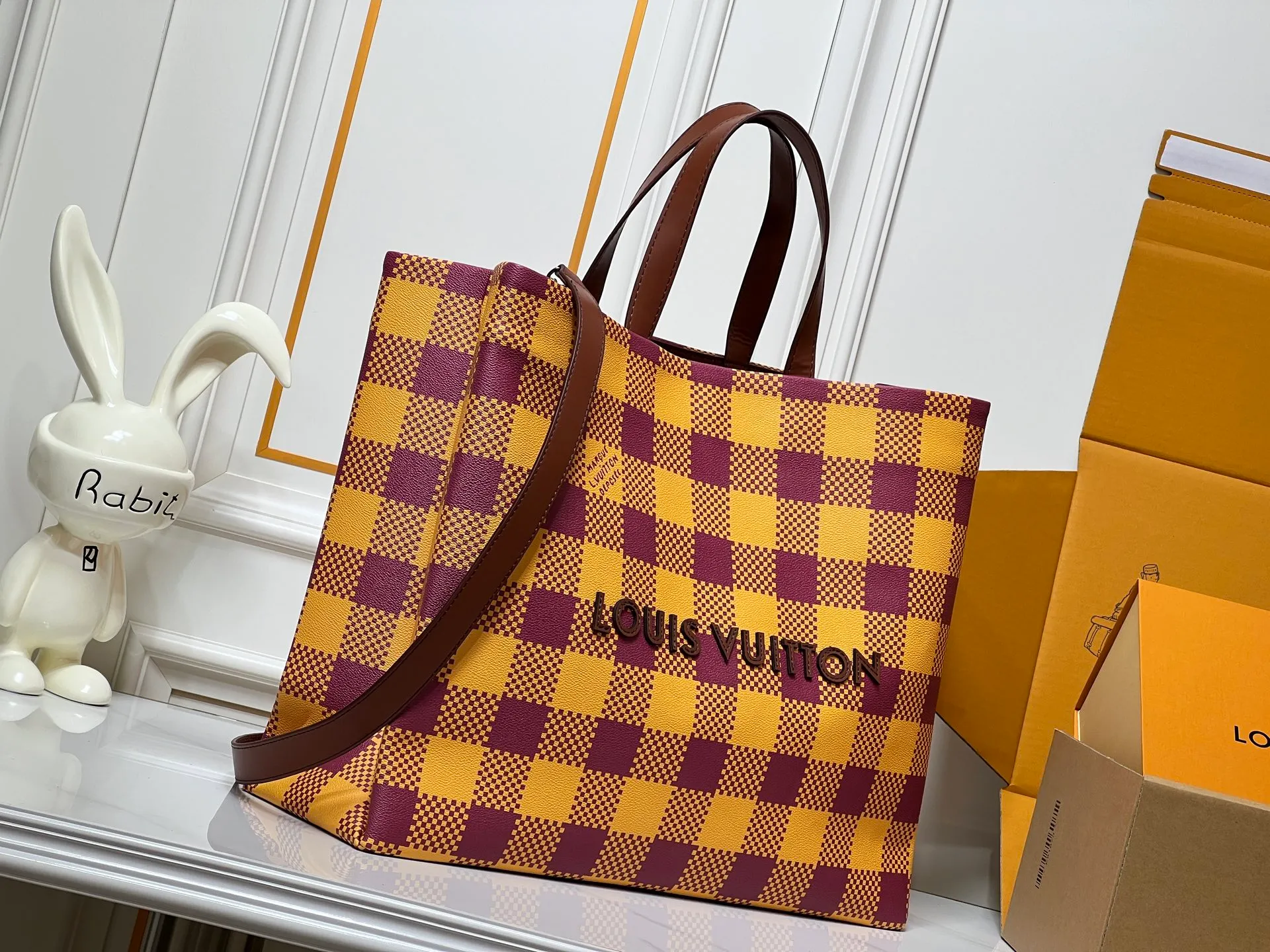 Batch 320💰M24457 yellow plaid, gradient blue, presbyopic plaid, purple. Grass green pink black orange blue green gray presbyopia plaid black crocodile pattern orange crocodile pattern This medium Shopper bag is inspired by the Louis Vuitton shopping bag, with the words Louis Vuitton and Maison Fondée En 1854 written in soft calfskin, with top handles and a detachable shoulder strap. Dimensions: 42x34x16cm