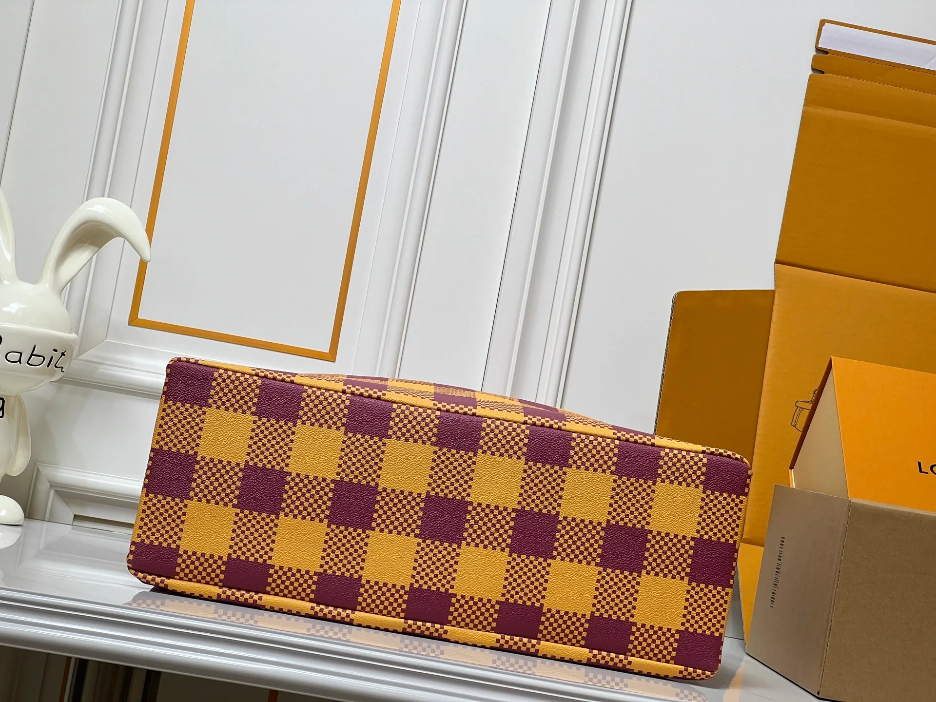 Batch 320💰M24457 yellow plaid, gradient blue, presbyopic plaid, purple. Grass green pink black orange blue green gray presbyopia plaid black crocodile pattern orange crocodile pattern This medium Shopper bag is inspired by the Louis Vuitton shopping bag, with the words Louis Vuitton and Maison Fondée En 1854 written in soft calfskin, with top handles and a detachable shoulder strap. Dimensions: 42x34x16cm