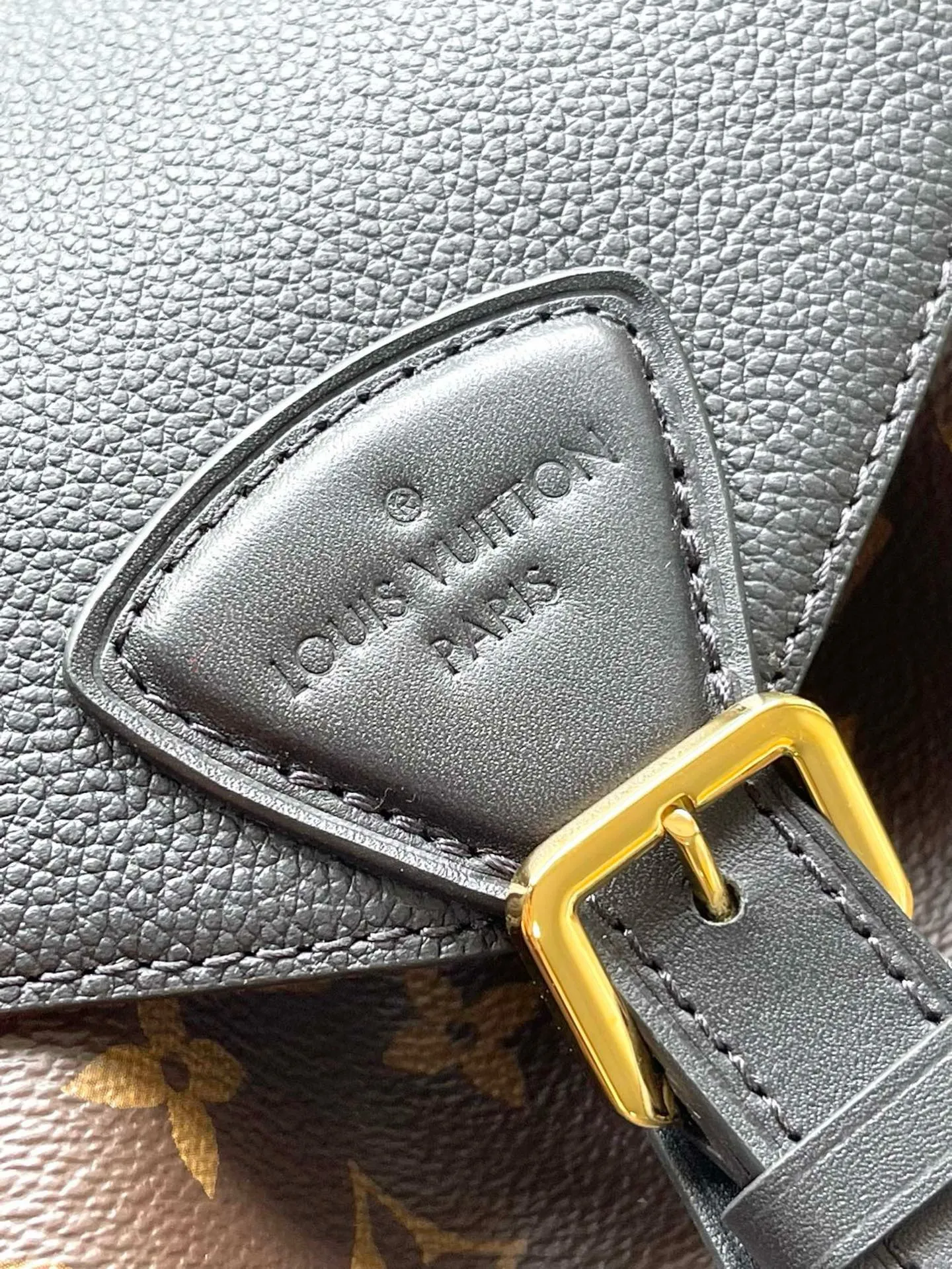 💰860 The top original order M45515 supports counter inspection. The photo taken of duty-free goods is consistent with the product and has not been unpacked. This product is an exclusive duty-free product in the market and is the highest-end product. Inspection is supported. This product has passed strict inspection and is flawless. Please wear gloves when touching the product. This product is not returnable or exchangeable. Please confirm the product first and then remove the label on the handle. This product is temporarily not open to the public, only regular customers, and is in short supply. Dimensions: 27.5 x 33 x 14 cm
