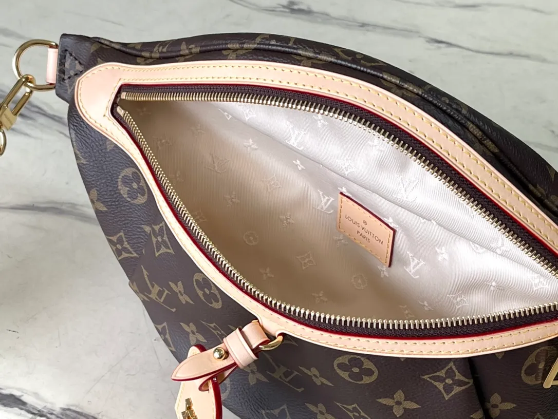 💰780 Top Original Order M46784 Presbyopia The definition of casual fashion High Rise waist bag is made of Monogram coated canvas, details include a removable name tag, and is made of the brand's iconic natural cowhide. The removable textile strap brings a sporty feel. The soft canvas feels soft against the body, while the ultra-thin design allows for undercoat wear. size：38x16x8cm