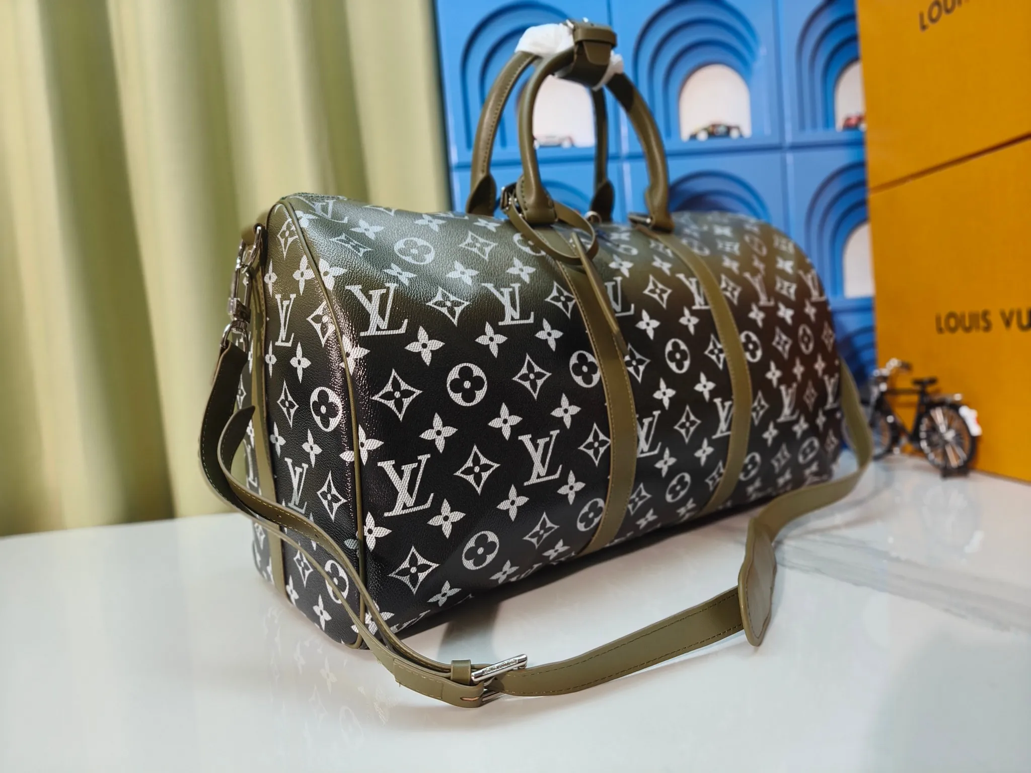 P340 💰 M11558 41416 41414 Black Gradient Blue Green Louis Vuitton LV 24FW New Monogram Black Presbyopia Gradient Blue Presbyopia Series Messenger Messenger Bag Montsouris Satchel Keepall 50 Travel Bag Multiple Classic Styles Size: 50X29X23CM
